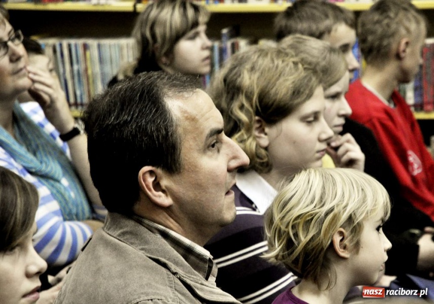 Zdjęcie w galerii na portalu naszraciborz.pl: Skrzaty, strzygi, czarodzieje czyli... wiadomości z regionu