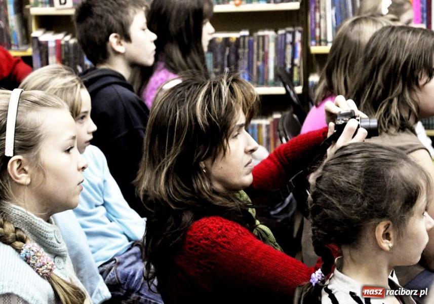 Zdjęcie w galerii na portalu naszraciborz.pl: Skrzaty, strzygi, czarodzieje czyli... wiadomości z regionu