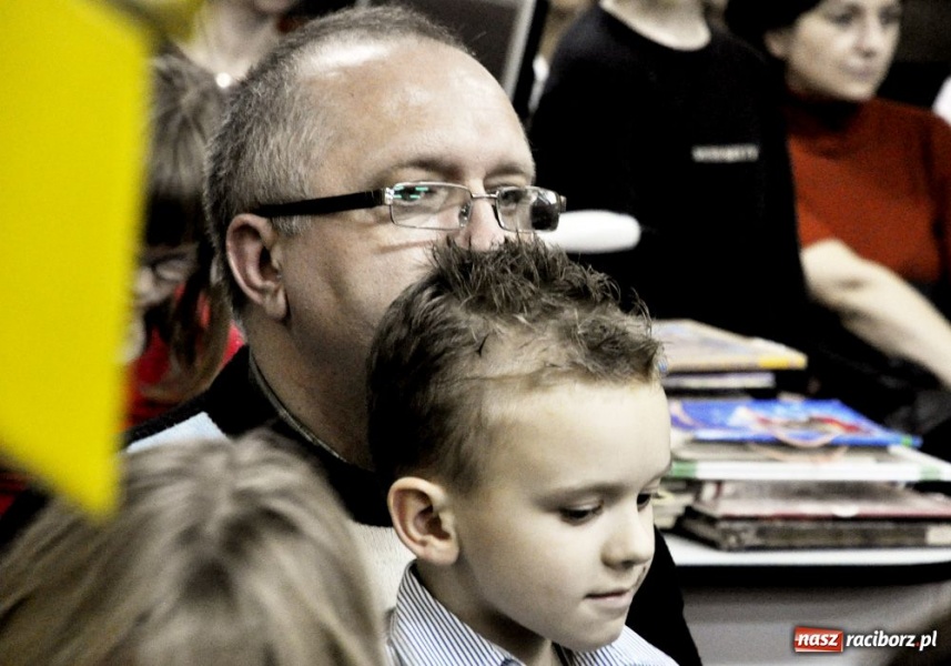 Zdjęcie w galerii na portalu naszraciborz.pl: Skrzaty, strzygi, czarodzieje czyli... wiadomości z regionu