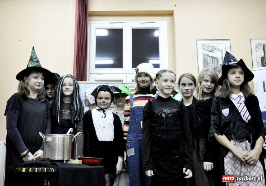 Zdjęcie w galerii na portalu naszraciborz.pl: Skrzaty, strzygi, czarodzieje czyli... wiadomości z regionu