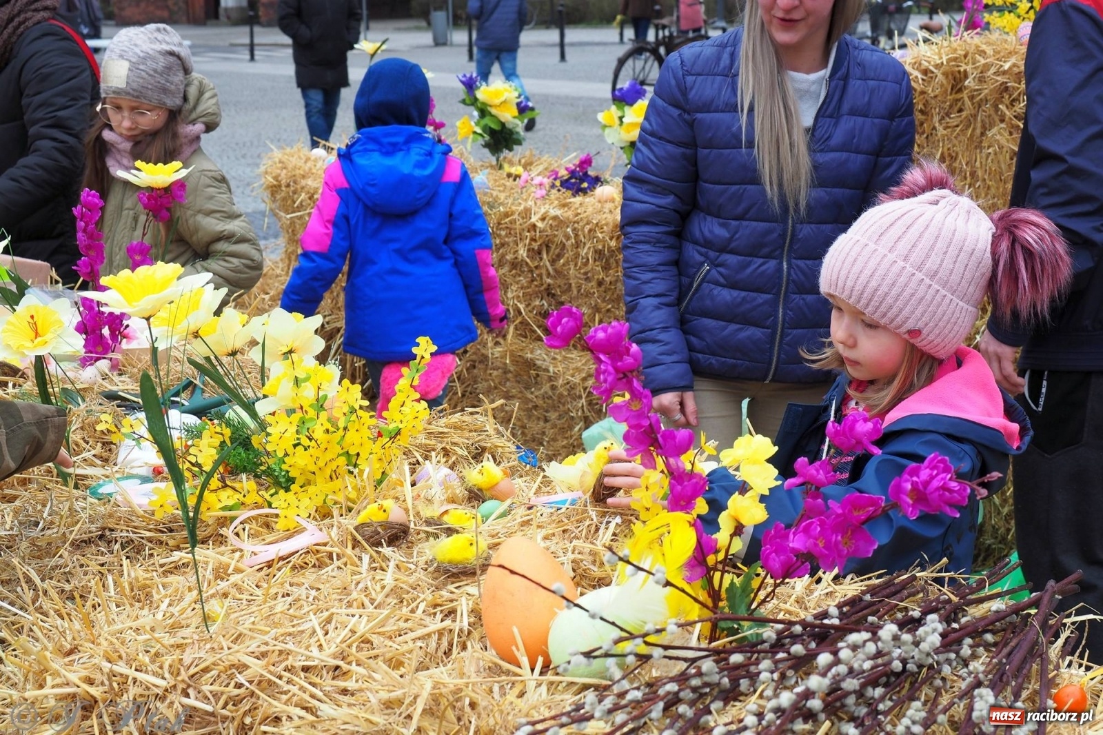 Zdjęcie w galerii na portalu naszraciborz.pl: Pod dobrym aniołem. Wielkanocne inspiracje na jarmarku w Raciborzu wiadomości z regionu