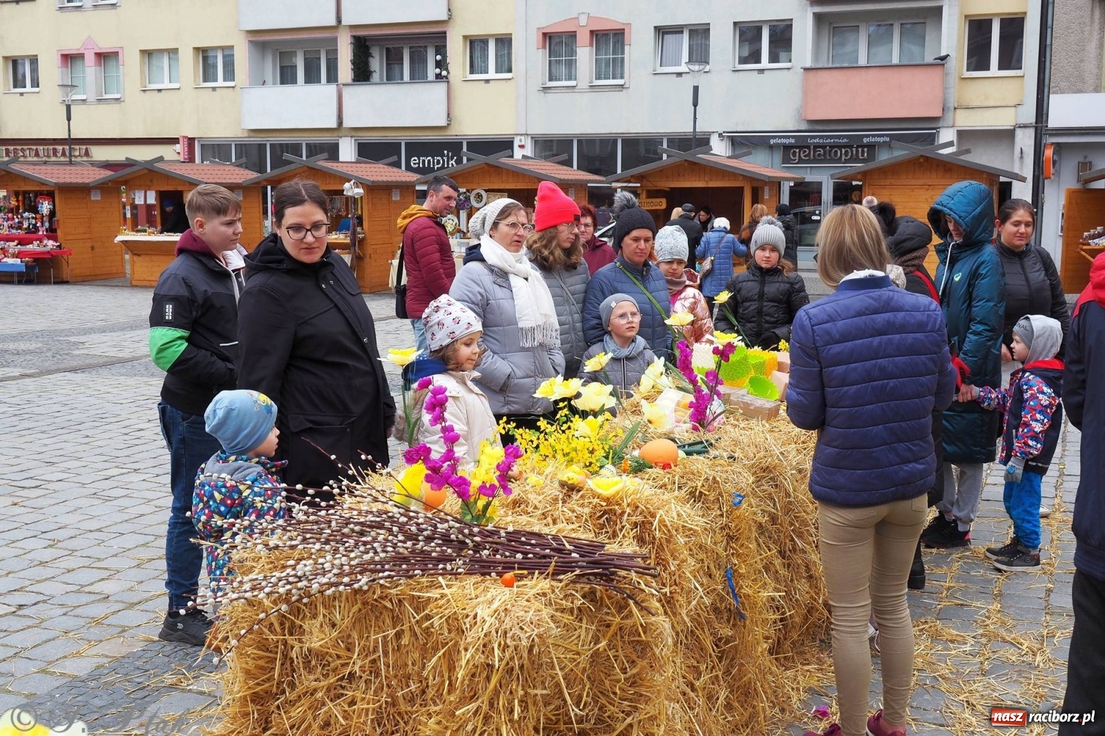 Zdjęcie w galerii na portalu naszraciborz.pl: Pod dobrym aniołem. Wielkanocne inspiracje na jarmarku w Raciborzu wiadomości z regionu
