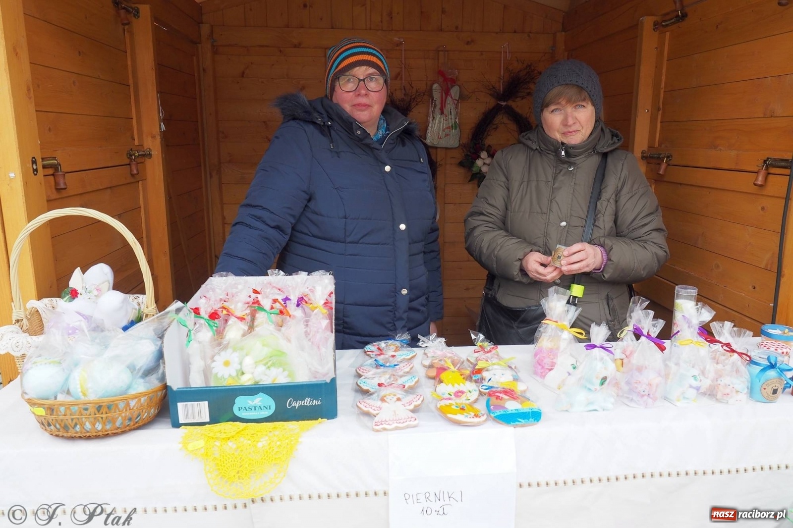 Zdjęcie w galerii na portalu naszraciborz.pl: Pod dobrym aniołem. Wielkanocne inspiracje na jarmarku w Raciborzu wiadomości z regionu
