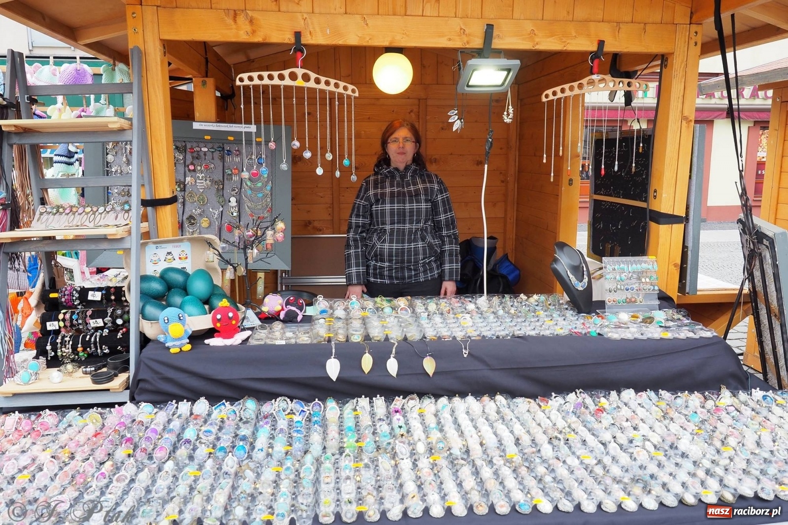 Zdjęcie w galerii na portalu naszraciborz.pl: Pod dobrym aniołem. Wielkanocne inspiracje na jarmarku w Raciborzu wiadomości z regionu