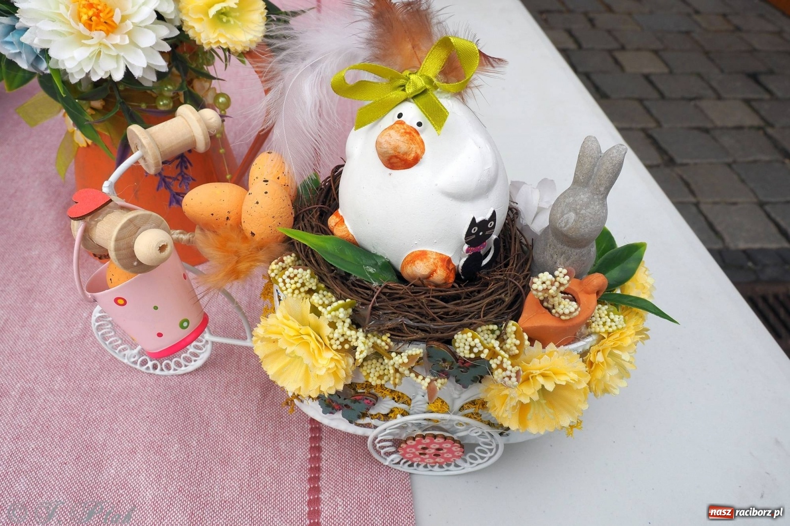 Zdjęcie w galerii na portalu naszraciborz.pl: Pod dobrym aniołem. Wielkanocne inspiracje na jarmarku w Raciborzu wiadomości z regionu