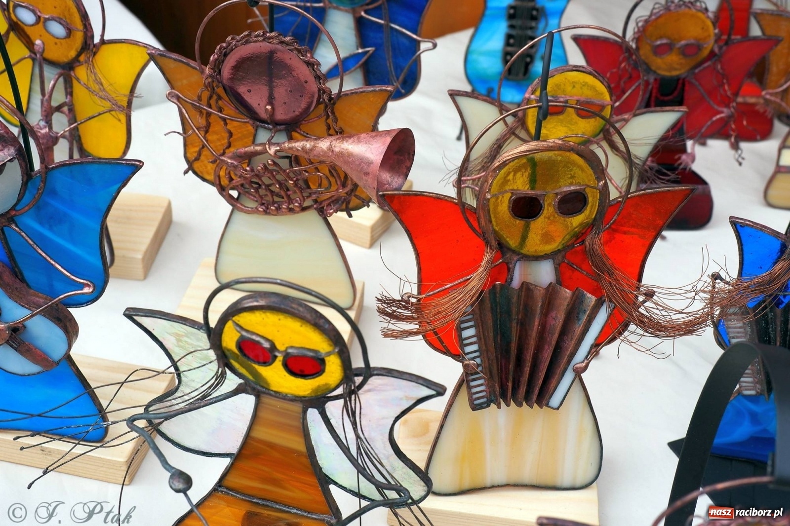 Zdjęcie w galerii na portalu naszraciborz.pl: Pod dobrym aniołem. Wielkanocne inspiracje na jarmarku w Raciborzu wiadomości z regionu