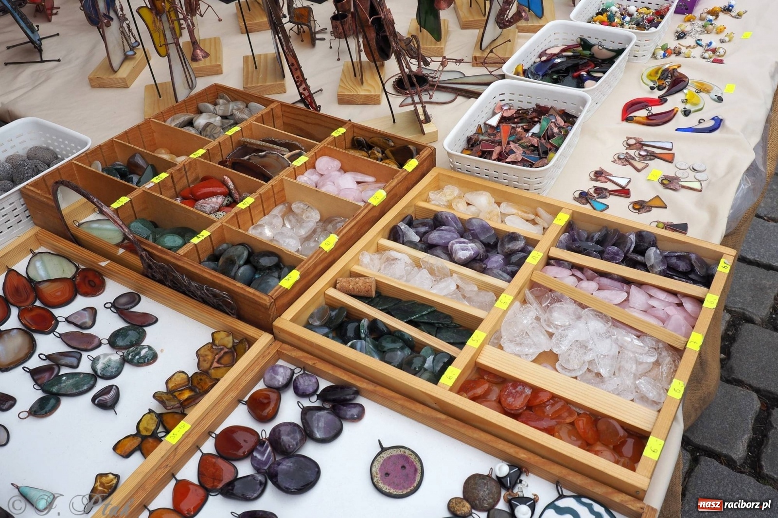 Zdjęcie w galerii na portalu naszraciborz.pl: Pod dobrym aniołem. Wielkanocne inspiracje na jarmarku w Raciborzu wiadomości z regionu