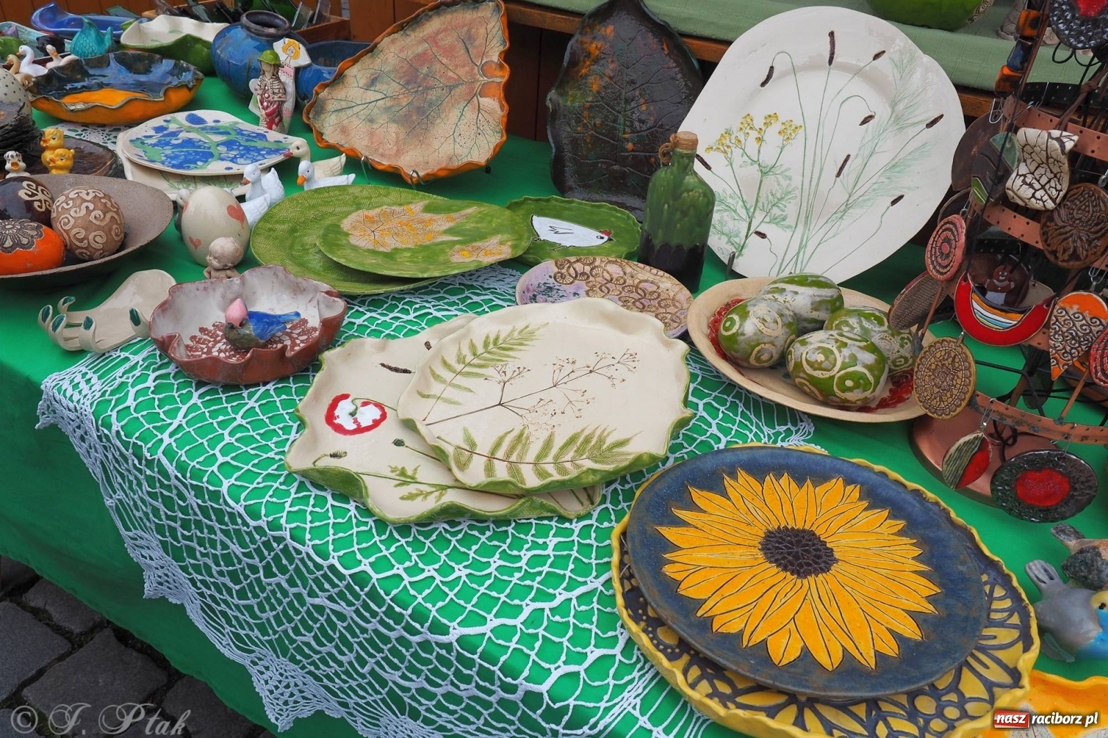 Zdjęcie w galerii na portalu naszraciborz.pl: Pod dobrym aniołem. Wielkanocne inspiracje na jarmarku w Raciborzu wiadomości z regionu