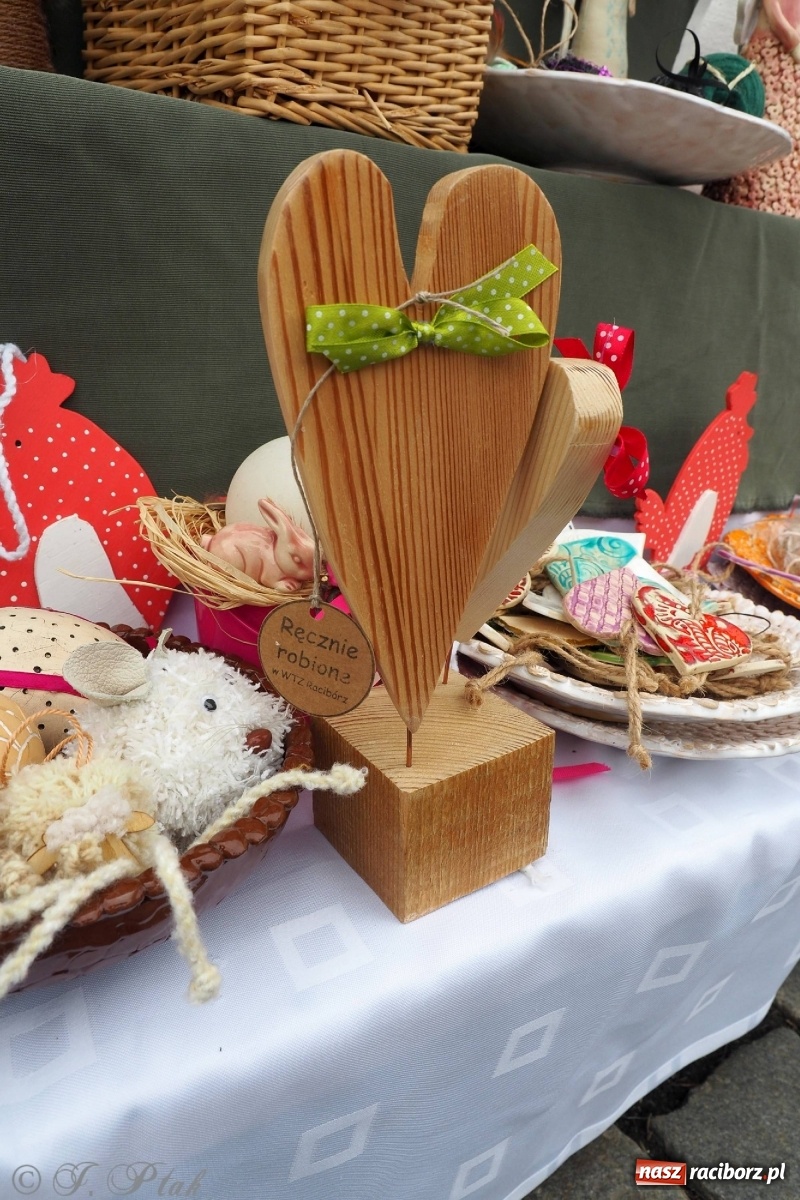Zdjęcie w galerii na portalu naszraciborz.pl: Pod dobrym aniołem. Wielkanocne inspiracje na jarmarku w Raciborzu wiadomości z regionu