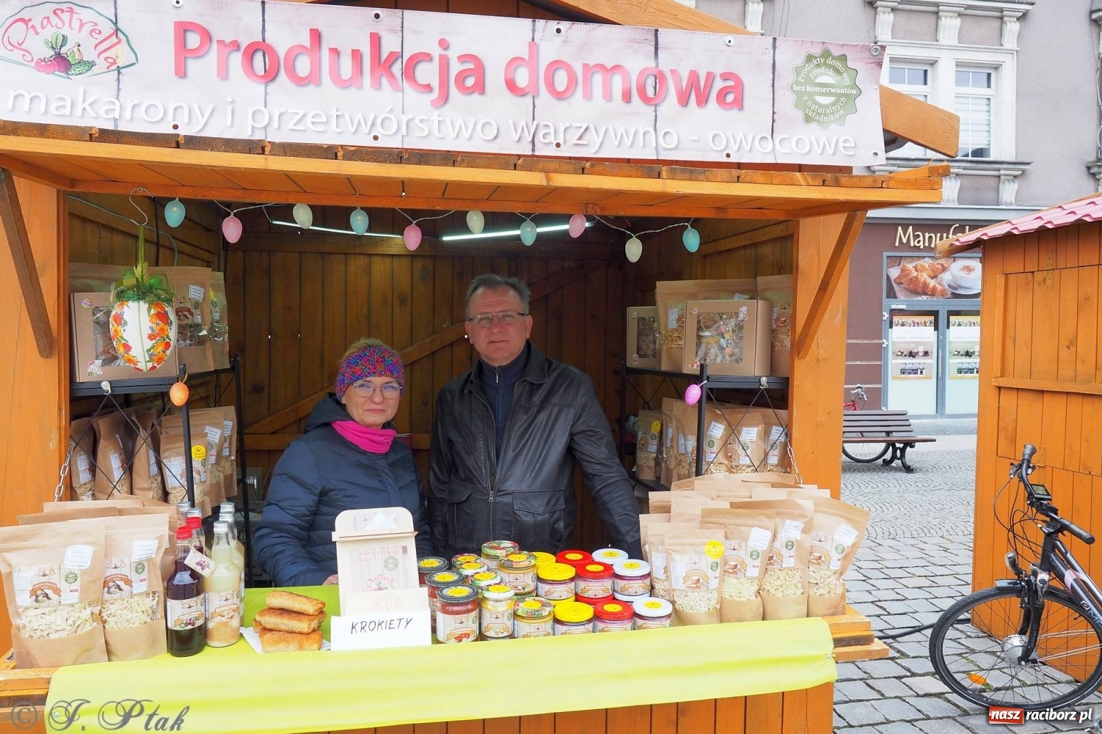 Zdjęcie w galerii na portalu naszraciborz.pl: Pod dobrym aniołem. Wielkanocne inspiracje na jarmarku w Raciborzu wiadomości z regionu