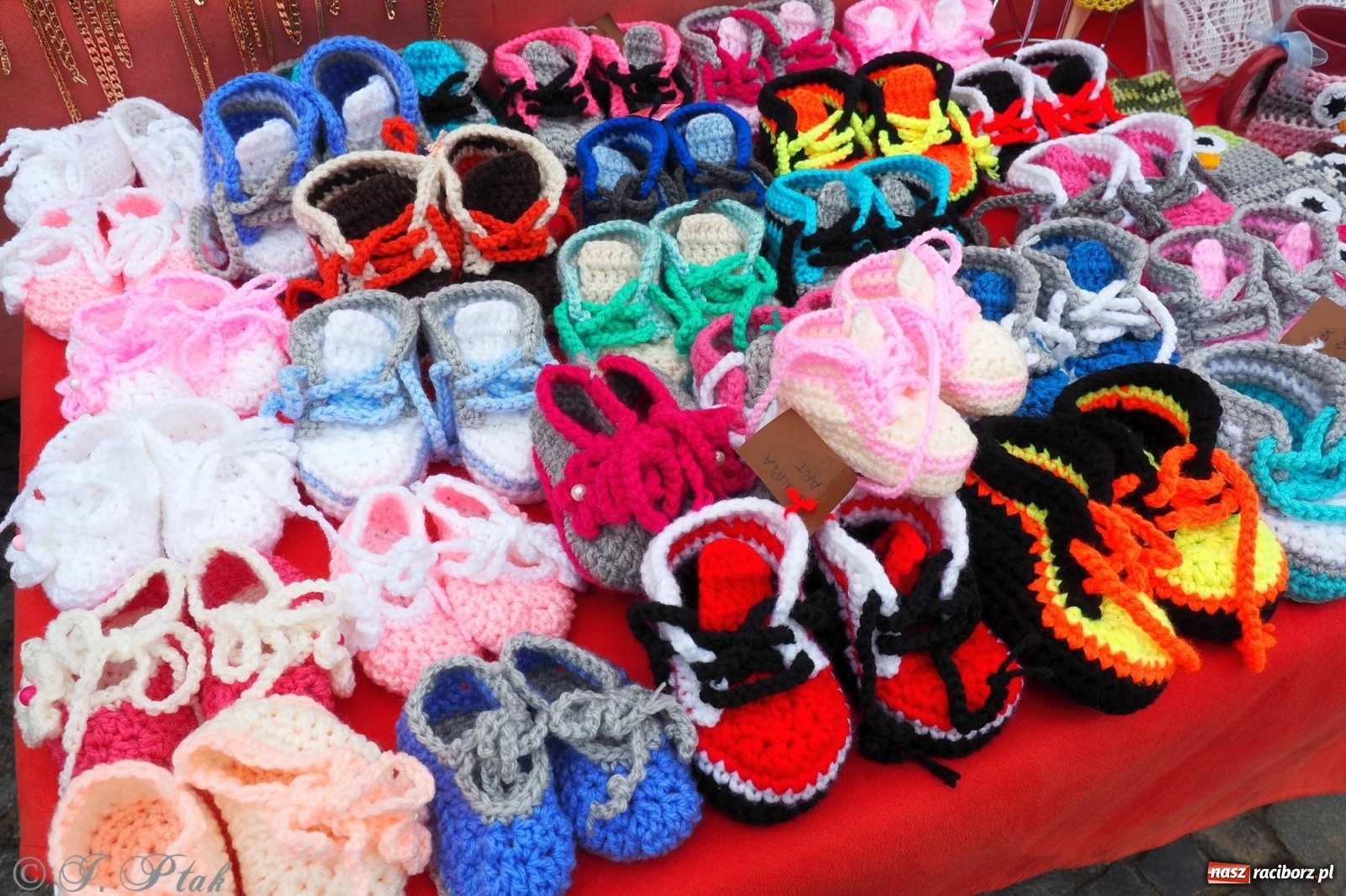 Zdjęcie w galerii na portalu naszraciborz.pl: Pod dobrym aniołem. Wielkanocne inspiracje na jarmarku w Raciborzu wiadomości z regionu