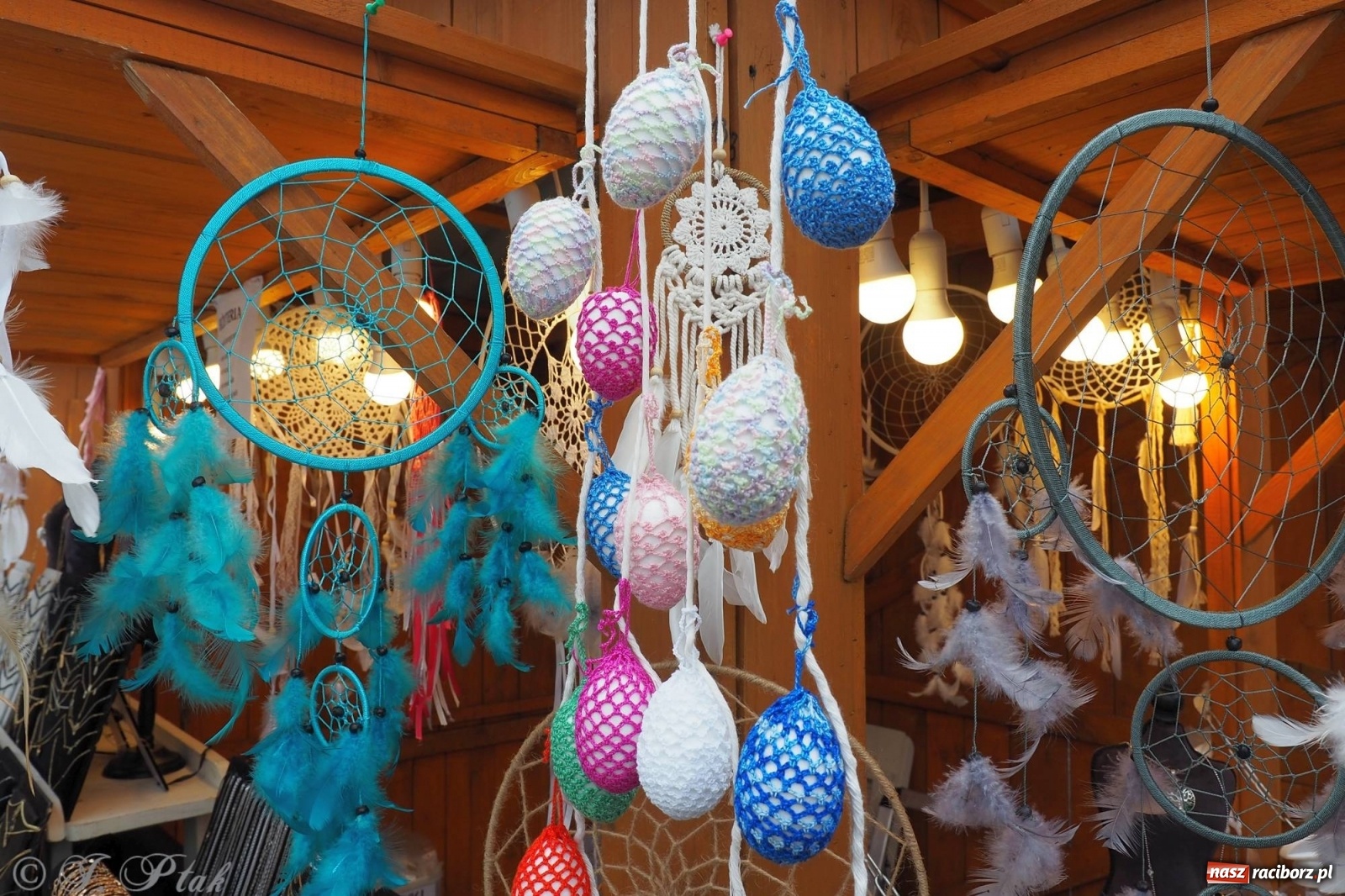 Zdjęcie w galerii na portalu naszraciborz.pl: Pod dobrym aniołem. Wielkanocne inspiracje na jarmarku w Raciborzu wiadomości z regionu