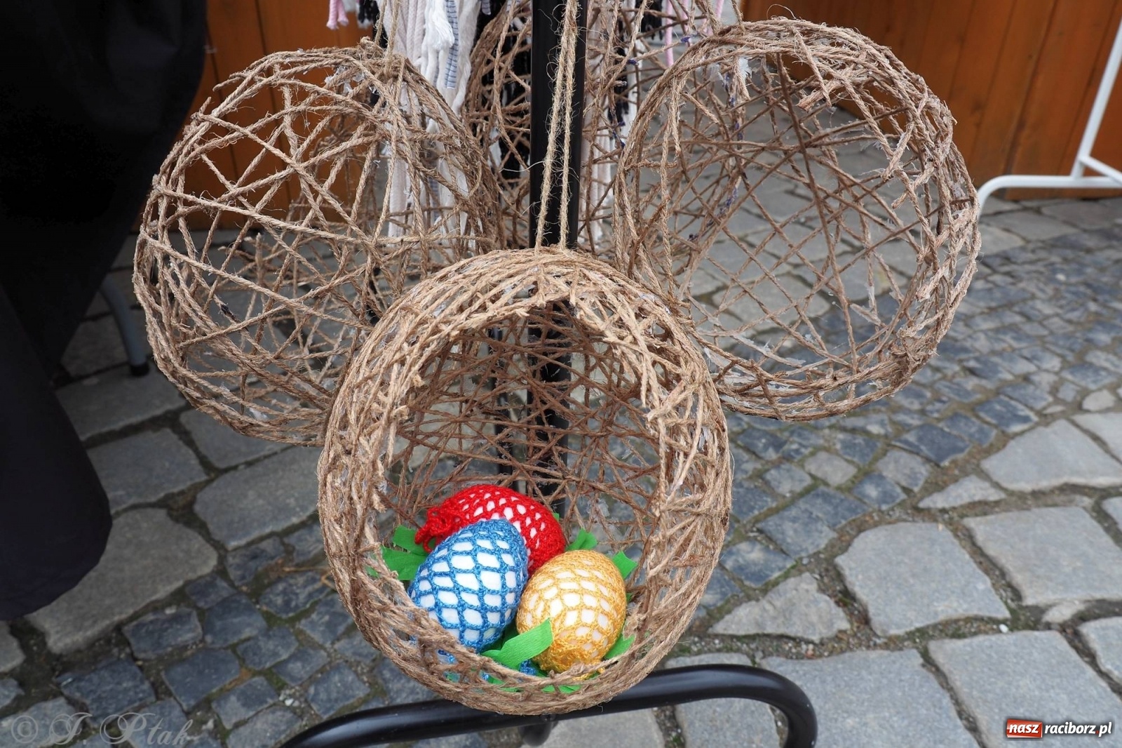 Zdjęcie w galerii na portalu naszraciborz.pl: Pod dobrym aniołem. Wielkanocne inspiracje na jarmarku w Raciborzu wiadomości z regionu