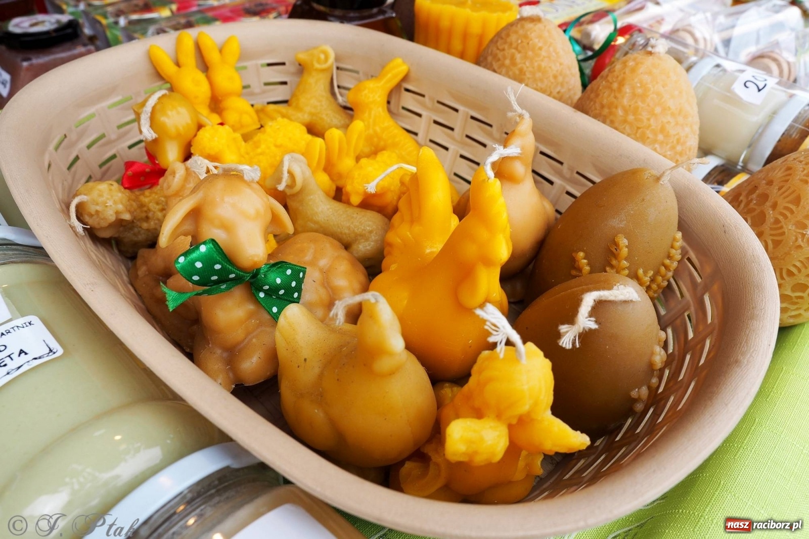 Zdjęcie w galerii na portalu naszraciborz.pl: Pod dobrym aniołem. Wielkanocne inspiracje na jarmarku w Raciborzu wiadomości z regionu