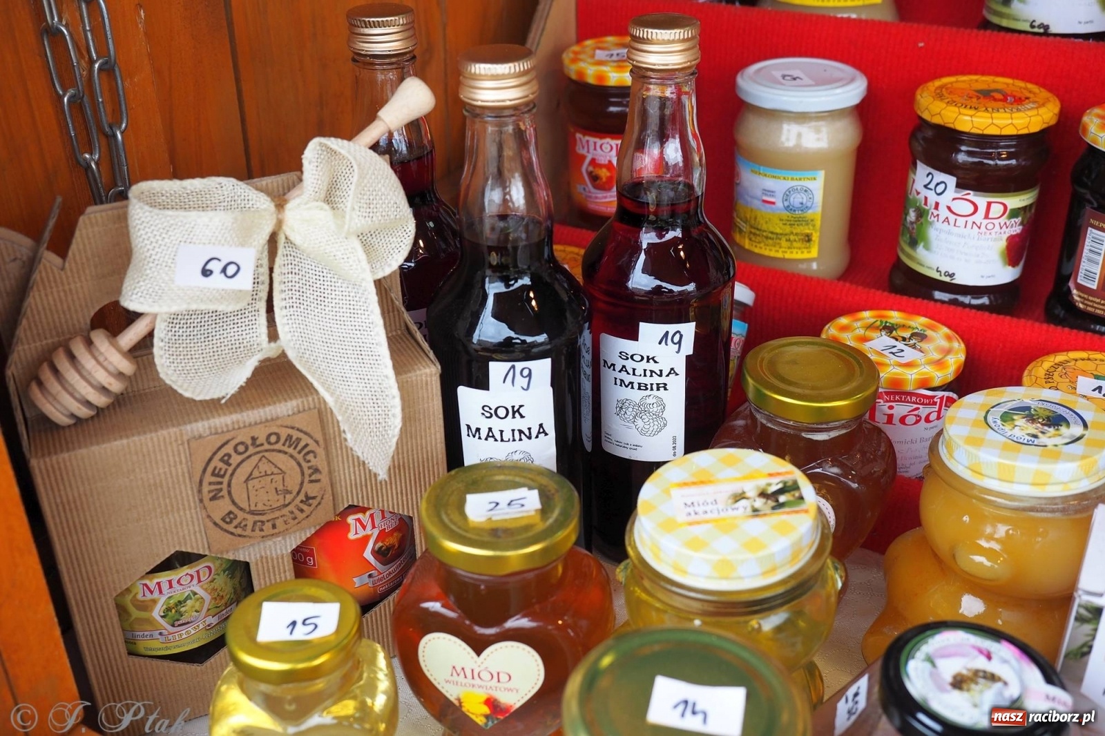 Zdjęcie w galerii na portalu naszraciborz.pl: Pod dobrym aniołem. Wielkanocne inspiracje na jarmarku w Raciborzu wiadomości z regionu