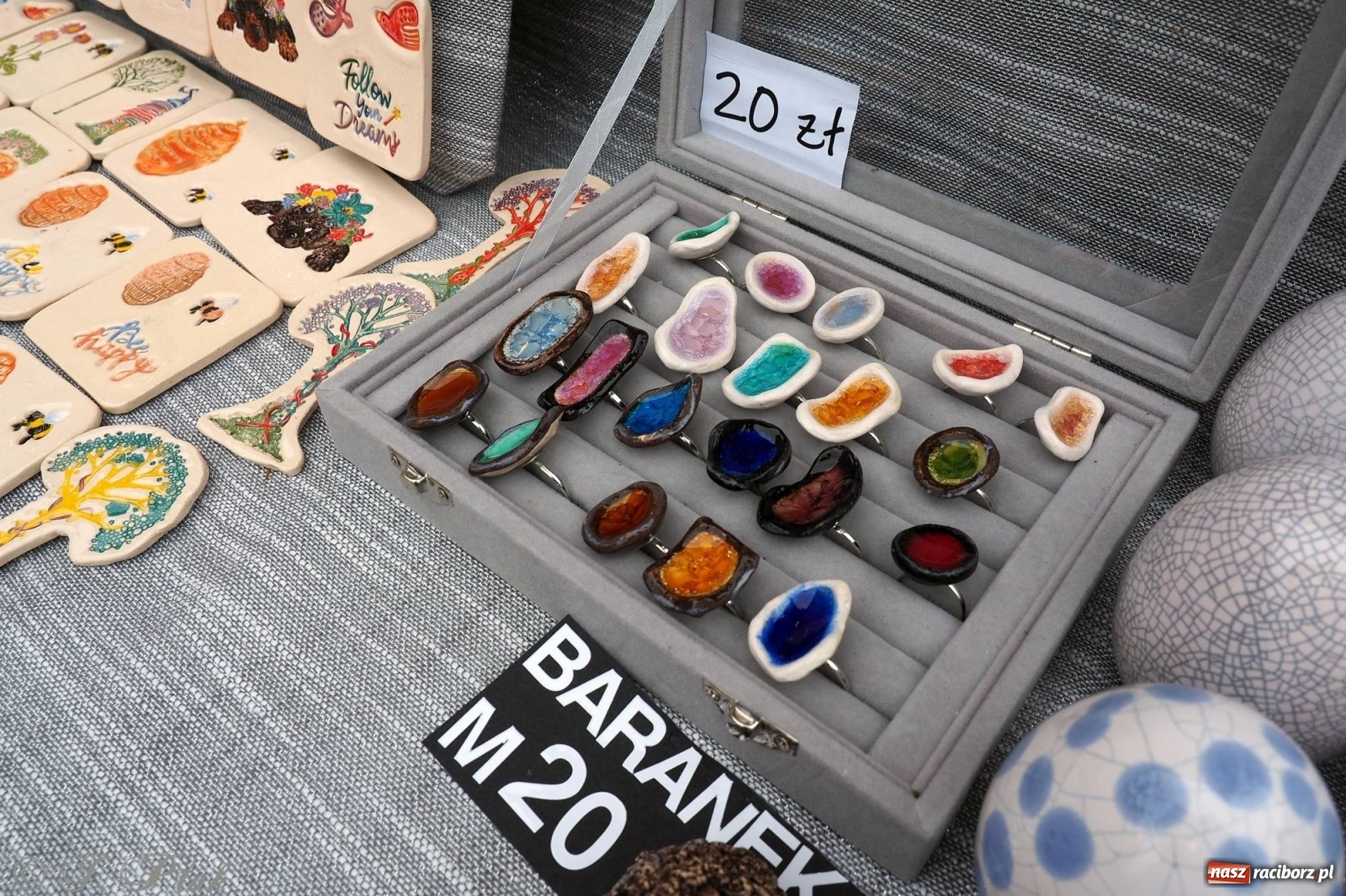 Zdjęcie w galerii na portalu naszraciborz.pl: Pod dobrym aniołem. Wielkanocne inspiracje na jarmarku w Raciborzu wiadomości z regionu