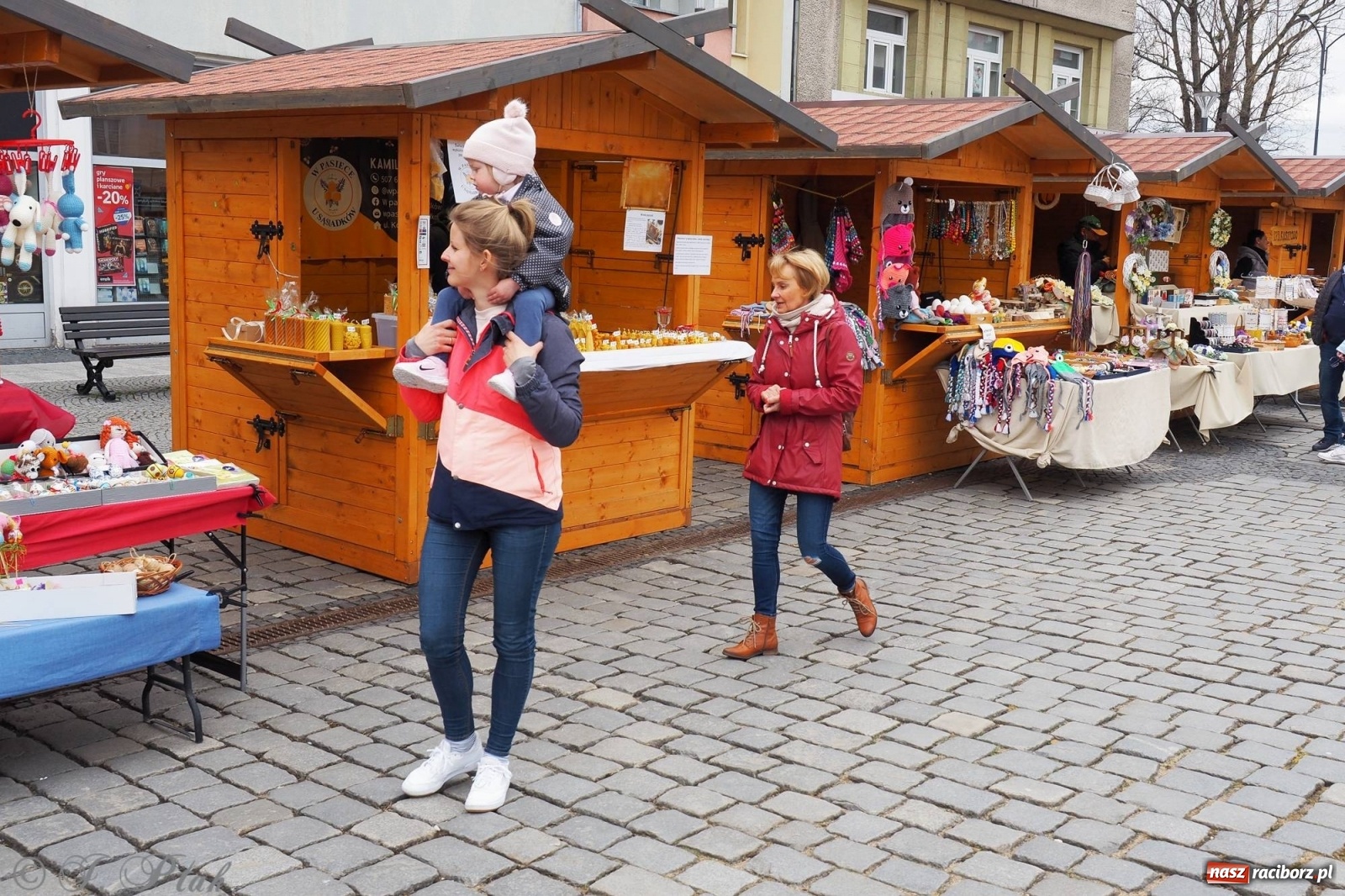 Zdjęcie w galerii na portalu naszraciborz.pl: Pod dobrym aniołem. Wielkanocne inspiracje na jarmarku w Raciborzu wiadomości z regionu