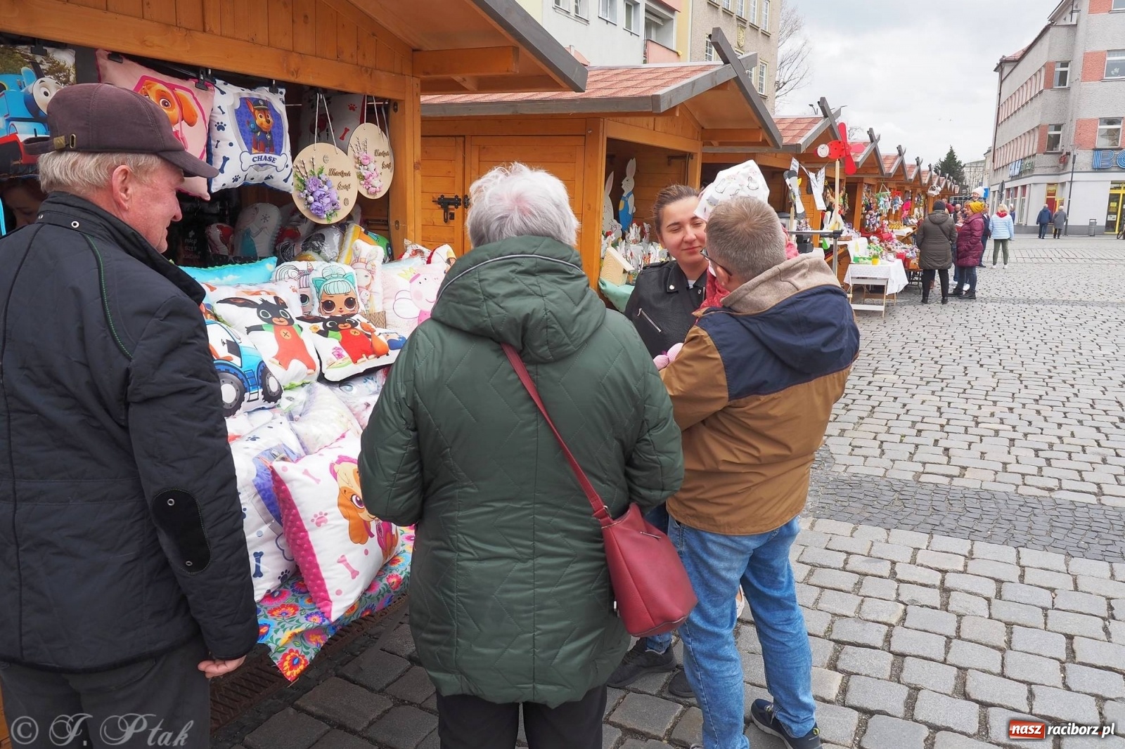 Zdjęcie w galerii na portalu naszraciborz.pl: Pod dobrym aniołem. Wielkanocne inspiracje na jarmarku w Raciborzu wiadomości z regionu