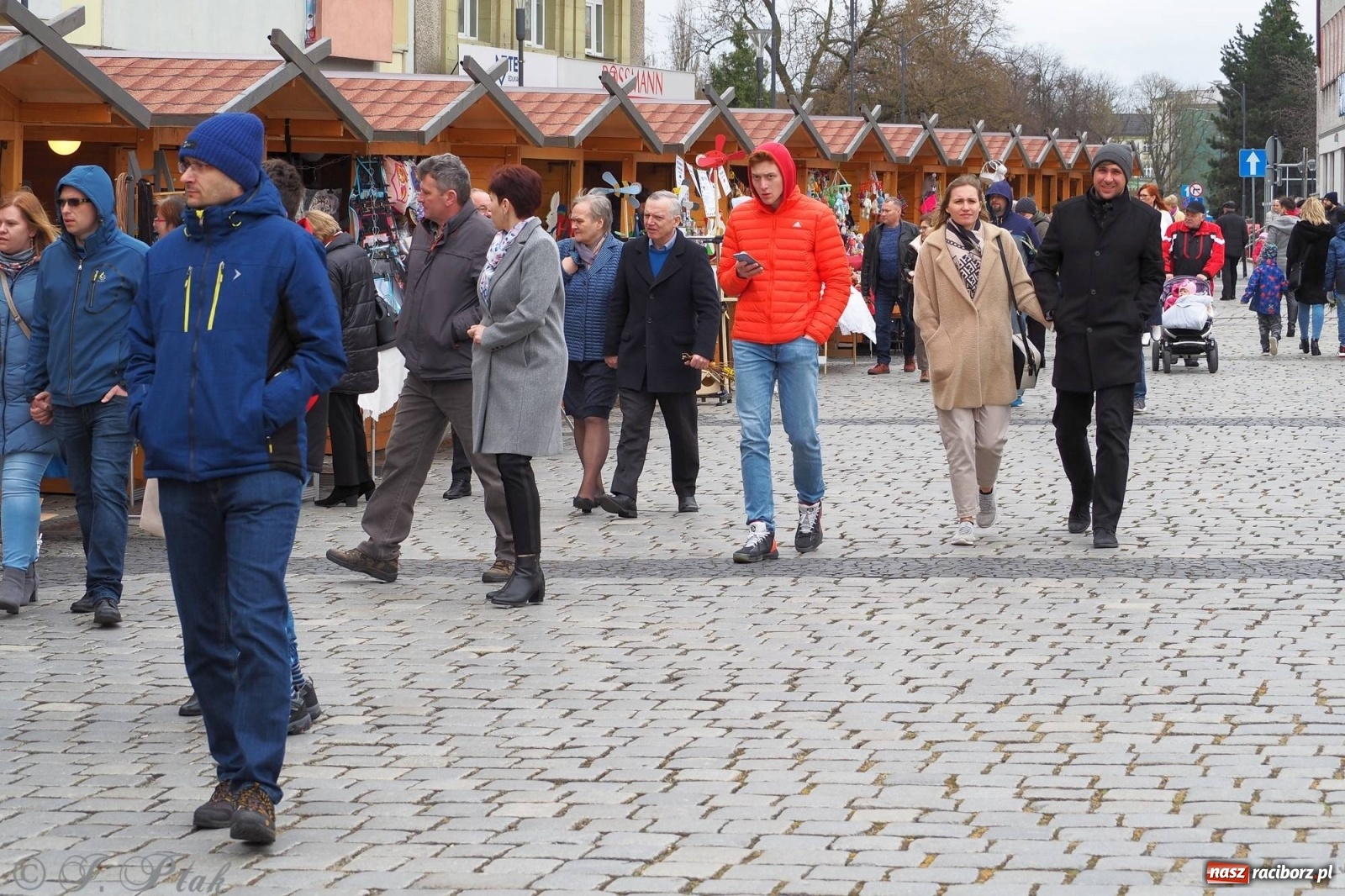 Zdjęcie w galerii na portalu naszraciborz.pl: Pod dobrym aniołem. Wielkanocne inspiracje na jarmarku w Raciborzu wiadomości z regionu