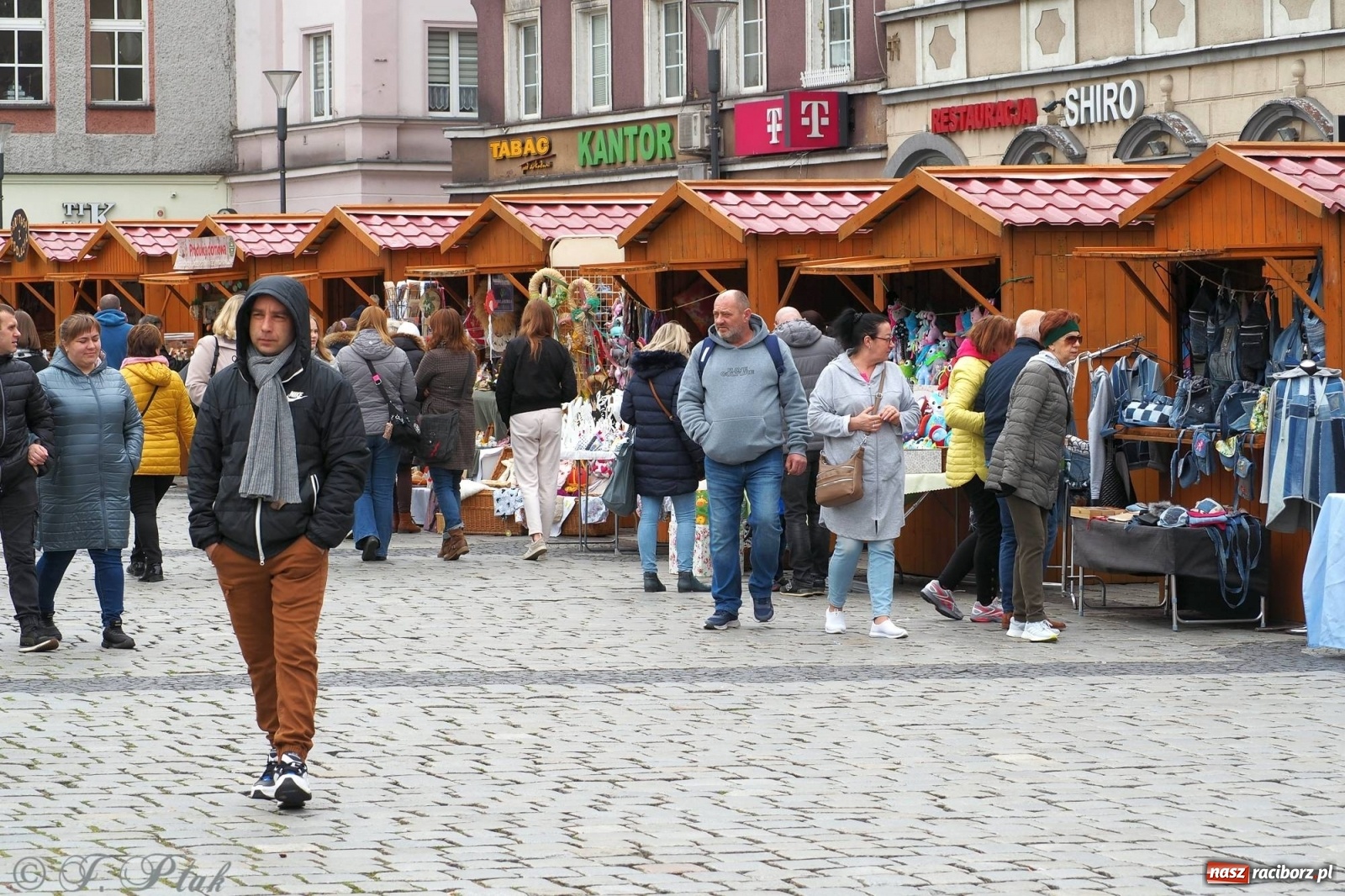 Zdjęcie w galerii na portalu naszraciborz.pl: Pod dobrym aniołem. Wielkanocne inspiracje na jarmarku w Raciborzu wiadomości z regionu