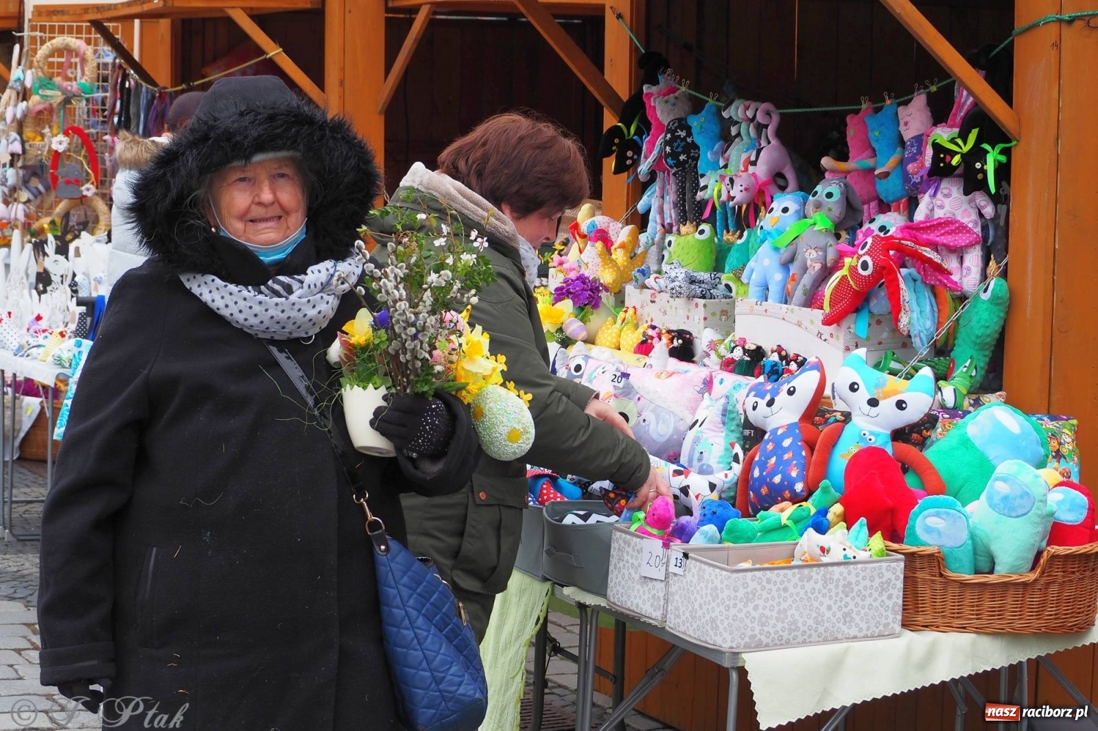 Zdjęcie w galerii na portalu naszraciborz.pl: Pod dobrym aniołem. Wielkanocne inspiracje na jarmarku w Raciborzu wiadomości z regionu