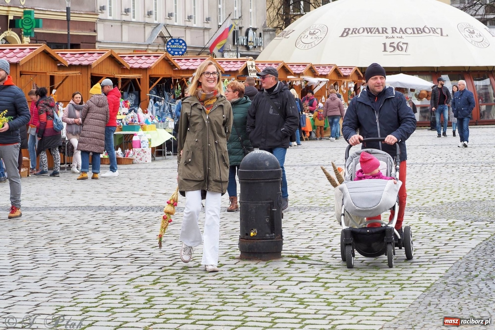 Zdjęcie w galerii na portalu naszraciborz.pl: Pod dobrym aniołem. Wielkanocne inspiracje na jarmarku w Raciborzu wiadomości z regionu