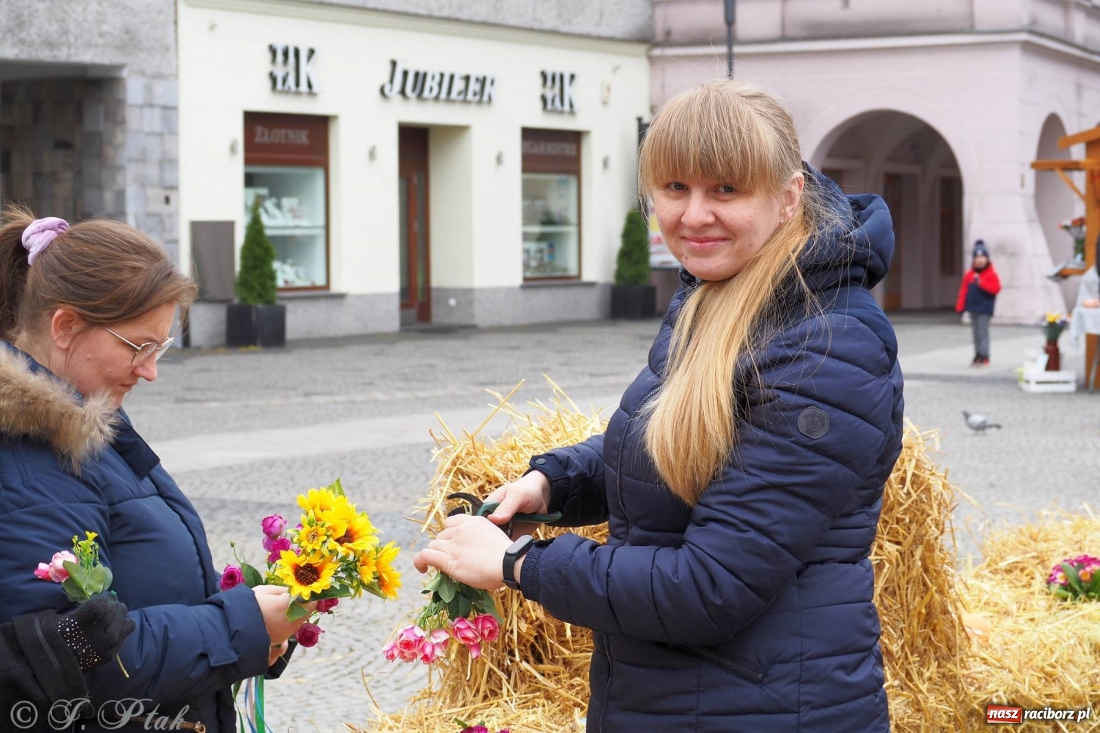 Zdjęcie w galerii na portalu naszraciborz.pl: Pod dobrym aniołem. Wielkanocne inspiracje na jarmarku w Raciborzu wiadomości z regionu