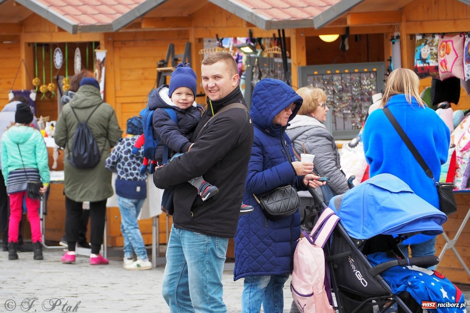 Zdjęcie w galerii na portalu naszraciborz.pl: Pod dobrym aniołem. Wielkanocne inspiracje na jarmarku w Raciborzu wiadomości z regionu