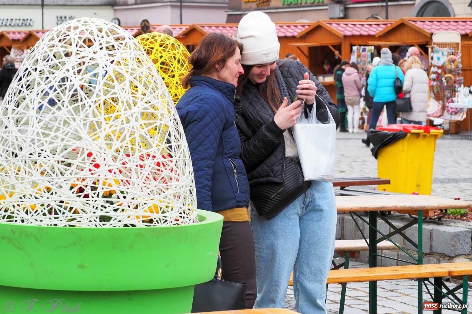 Zdjęcie w galerii na portalu naszraciborz.pl: Pod dobrym aniołem. Wielkanocne inspiracje na jarmarku w Raciborzu wiadomości z regionu