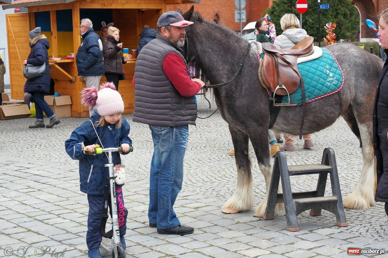 Zdjęcie w galerii na portalu naszraciborz.pl: Pod dobrym aniołem. Wielkanocne inspiracje na jarmarku w Raciborzu wiadomości z regionu
