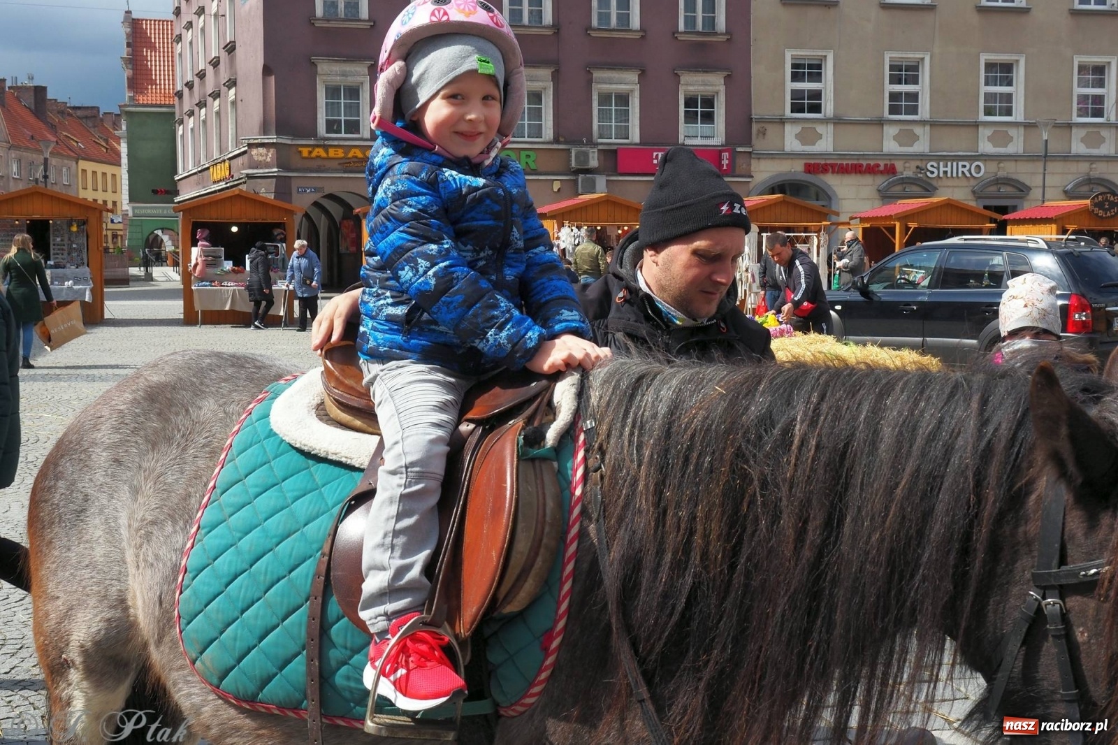 Zdjęcie w galerii na portalu naszraciborz.pl: Pod dobrym aniołem. Wielkanocne inspiracje na jarmarku w Raciborzu wiadomości z regionu