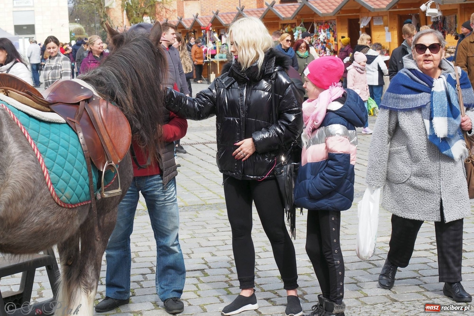 Zdjęcie w galerii na portalu naszraciborz.pl: Pod dobrym aniołem. Wielkanocne inspiracje na jarmarku w Raciborzu wiadomości z regionu