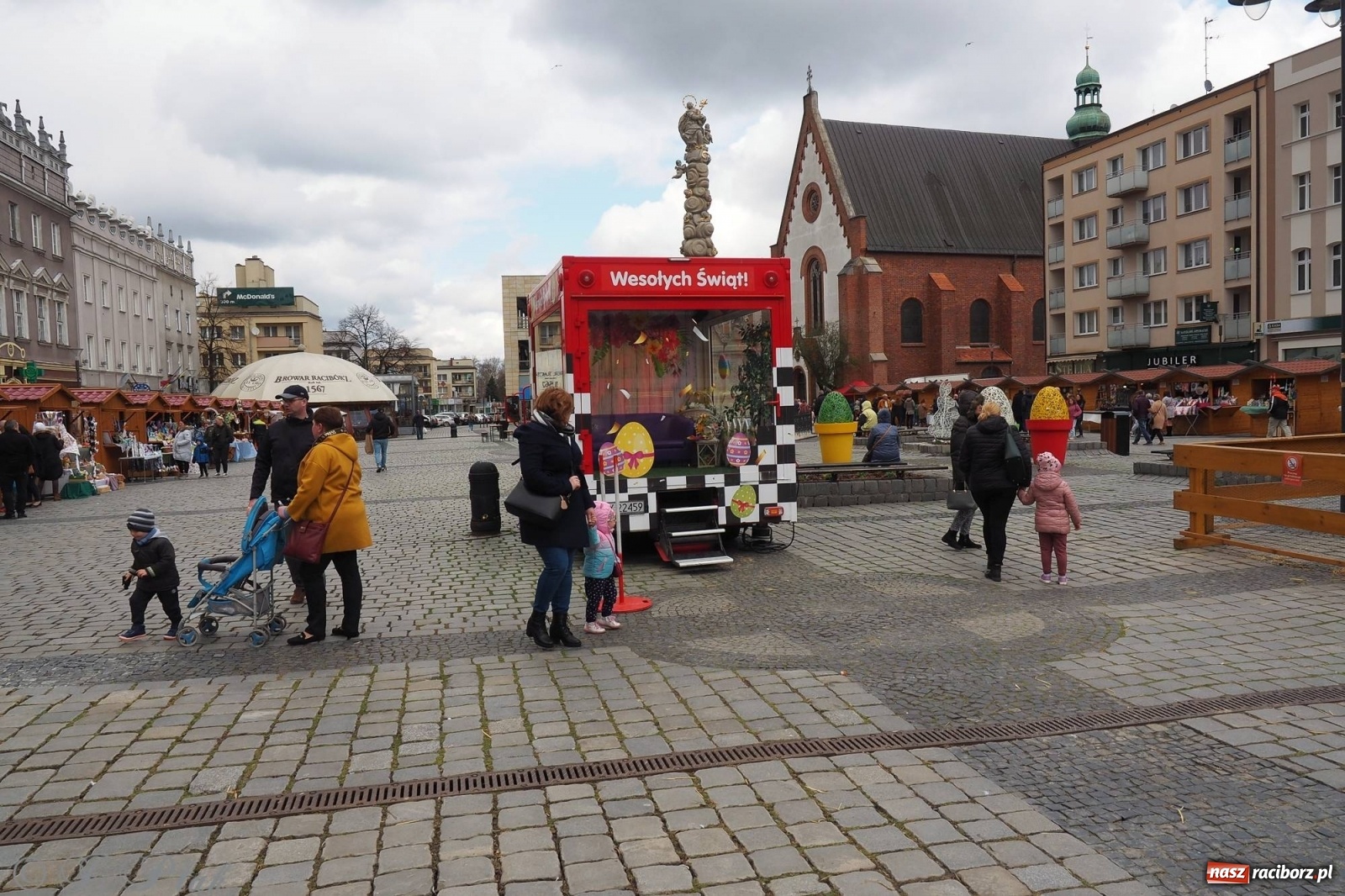 Zdjęcie w galerii na portalu naszraciborz.pl: Pod dobrym aniołem. Wielkanocne inspiracje na jarmarku w Raciborzu wiadomości z regionu
