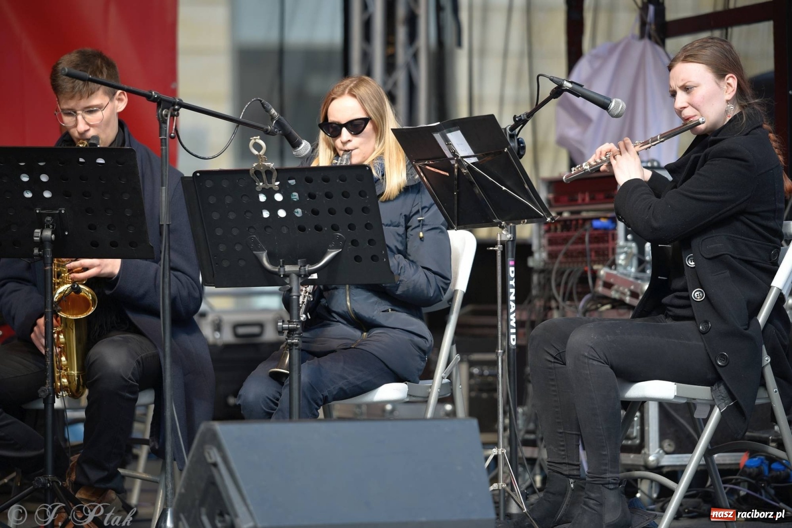 Zdjęcie w galerii na portalu naszraciborz.pl: Muzyczno-taneczne popołudnie na raciborskim Rynku wiadomości z regionu