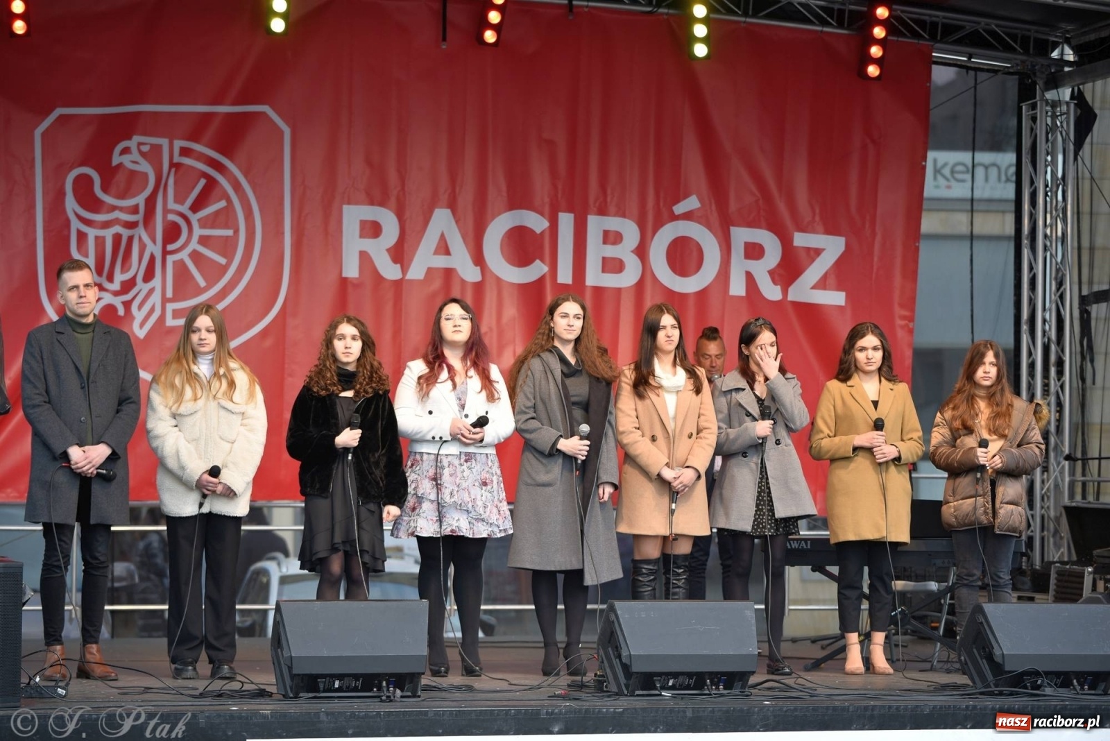 Zdjęcie w galerii na portalu naszraciborz.pl: Muzyczno-taneczne popołudnie na raciborskim Rynku wiadomości z regionu