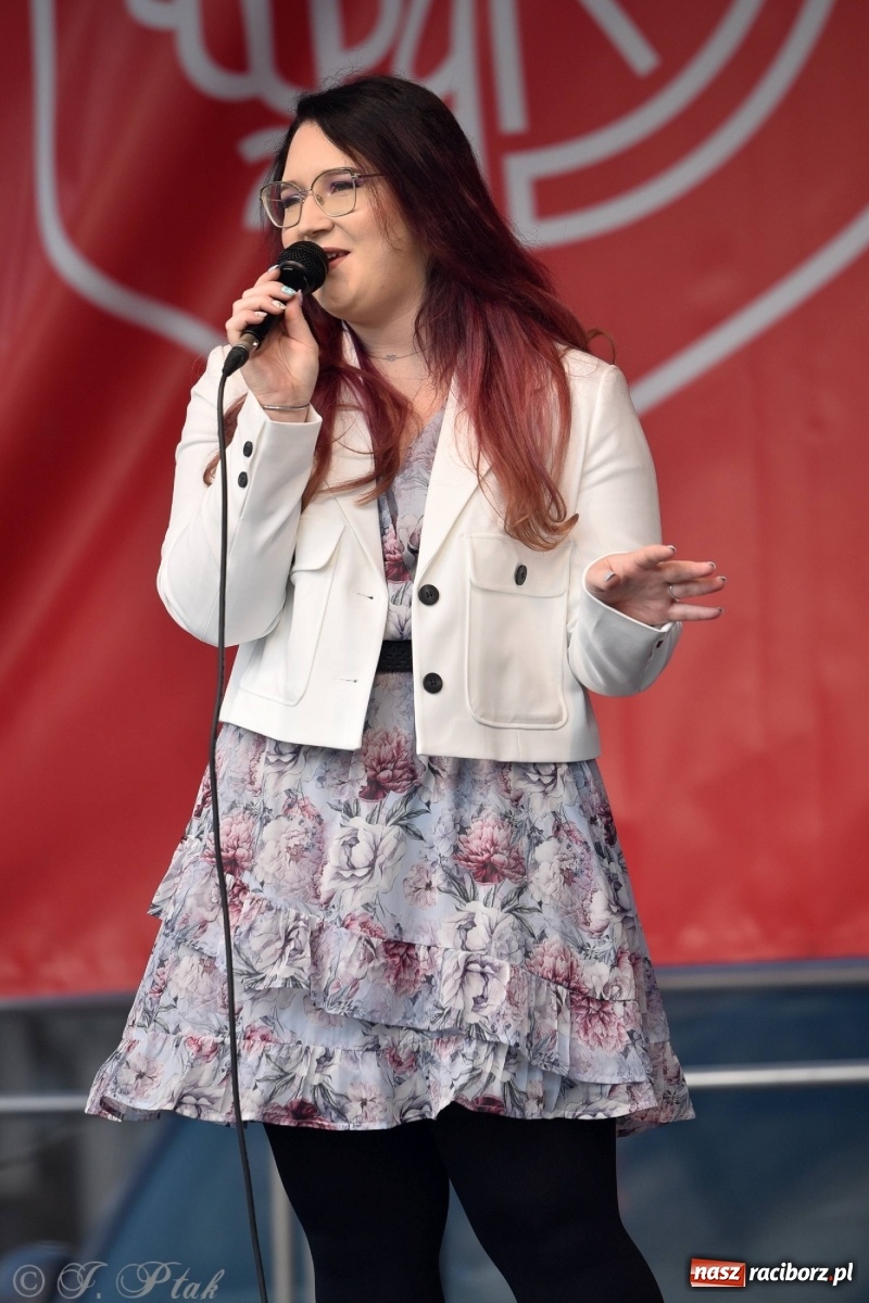 Zdjęcie w galerii na portalu naszraciborz.pl: Muzyczno-taneczne popołudnie na raciborskim Rynku wiadomości z regionu