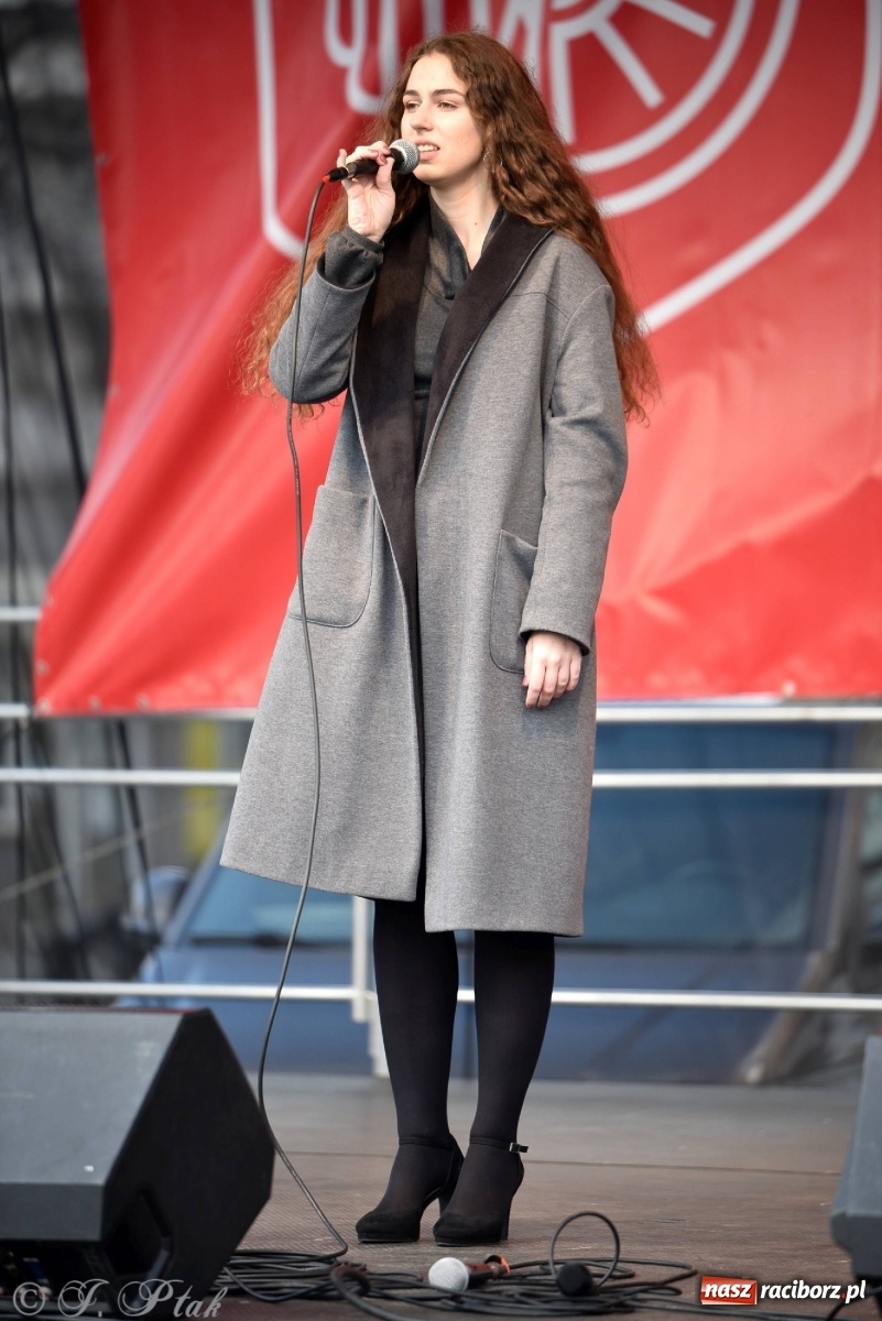 Zdjęcie w galerii na portalu naszraciborz.pl: Muzyczno-taneczne popołudnie na raciborskim Rynku wiadomości z regionu