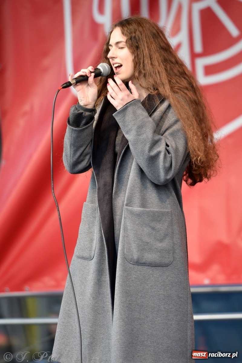 Zdjęcie w galerii na portalu naszraciborz.pl: Muzyczno-taneczne popołudnie na raciborskim Rynku wiadomości z regionu