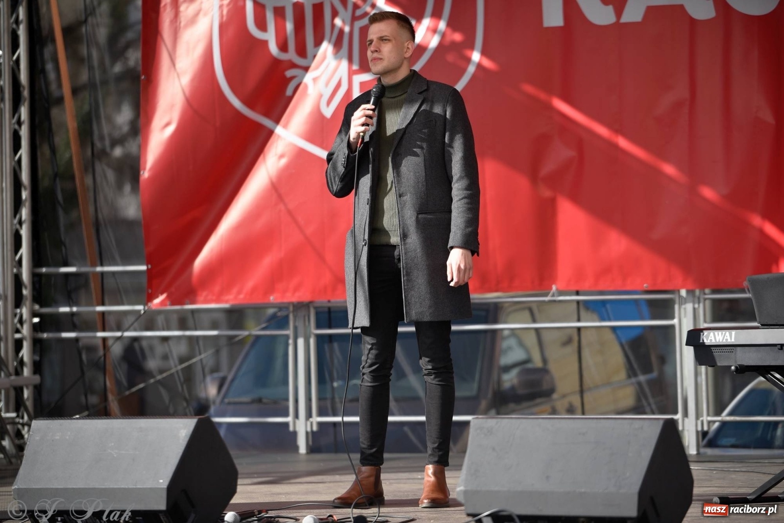 Zdjęcie w galerii na portalu naszraciborz.pl: Muzyczno-taneczne popołudnie na raciborskim Rynku wiadomości z regionu