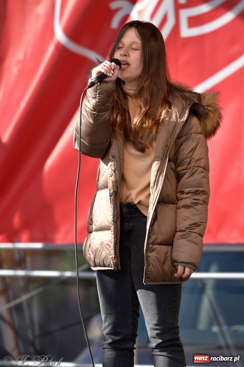 Zdjęcie w galerii na portalu naszraciborz.pl: Muzyczno-taneczne popołudnie na raciborskim Rynku wiadomości z regionu