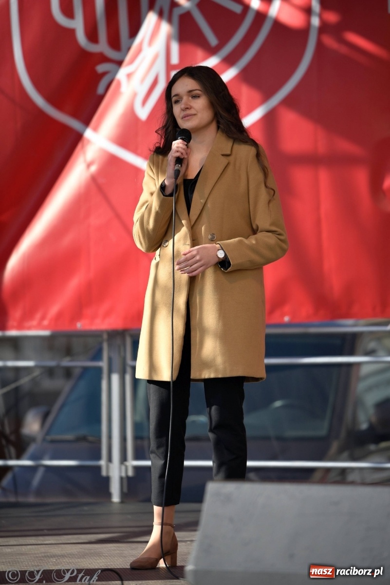 Zdjęcie w galerii na portalu naszraciborz.pl: Muzyczno-taneczne popołudnie na raciborskim Rynku wiadomości z regionu