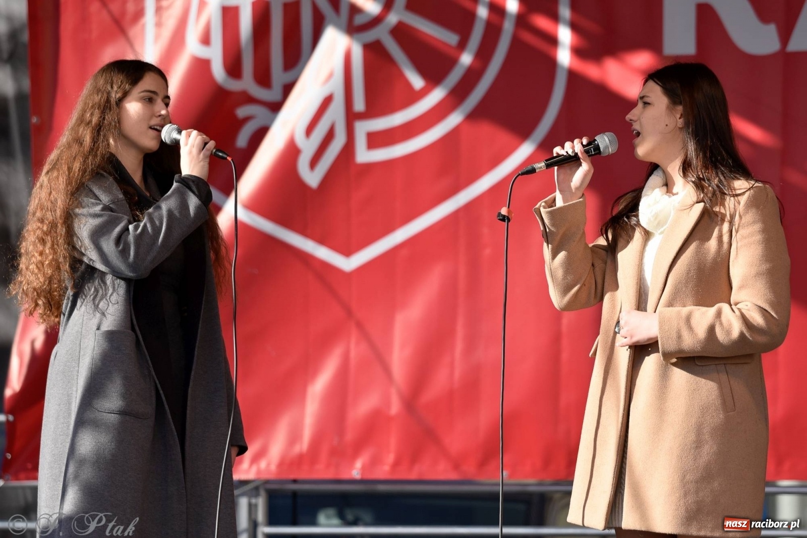 Zdjęcie w galerii na portalu naszraciborz.pl: Muzyczno-taneczne popołudnie na raciborskim Rynku wiadomości z regionu