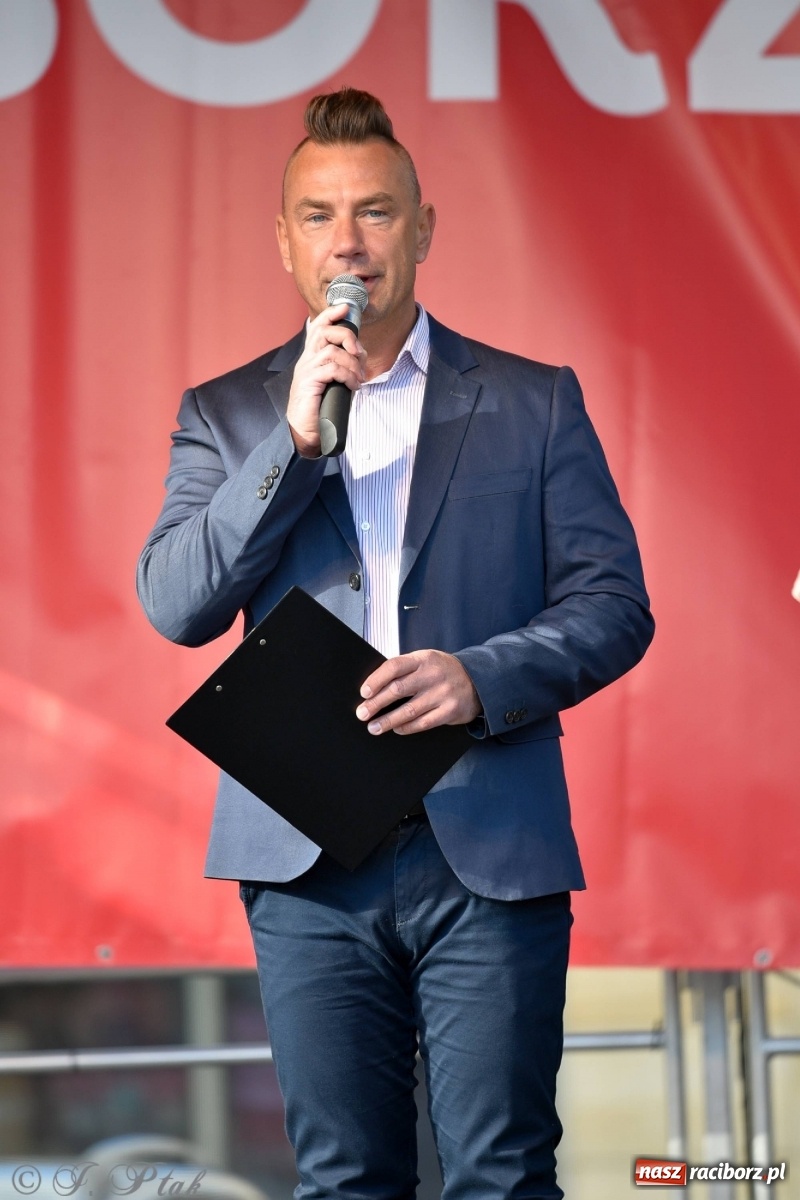 Zdjęcie w galerii na portalu naszraciborz.pl: Muzyczno-taneczne popołudnie na raciborskim Rynku wiadomości z regionu