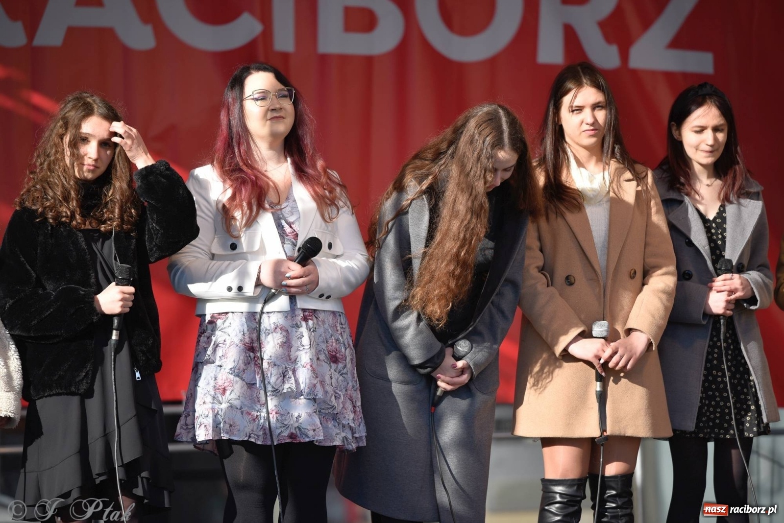 Zdjęcie w galerii na portalu naszraciborz.pl: Muzyczno-taneczne popołudnie na raciborskim Rynku wiadomości z regionu