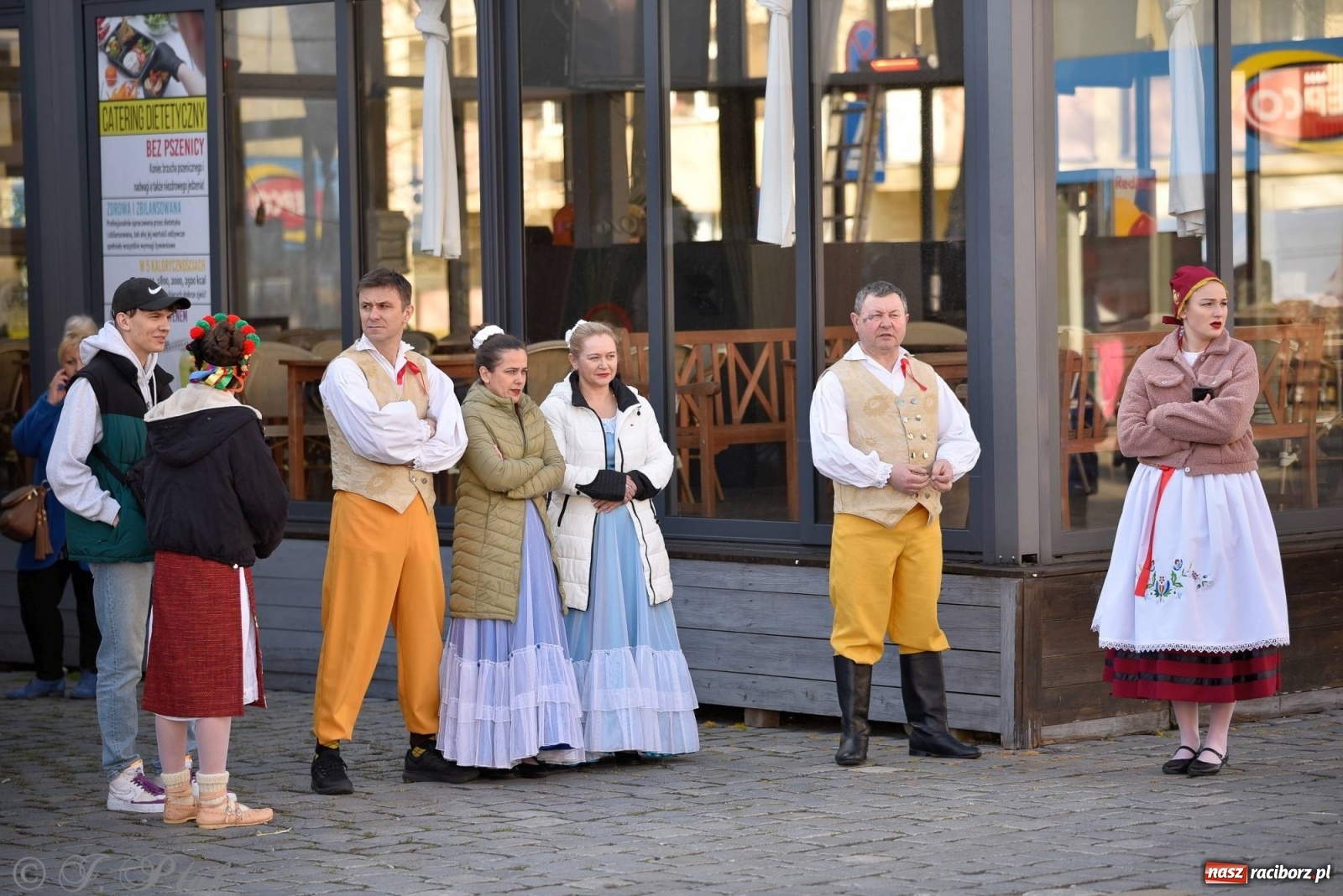 Zdjęcie w galerii na portalu naszraciborz.pl: Muzyczno-taneczne popołudnie na raciborskim Rynku wiadomości z regionu