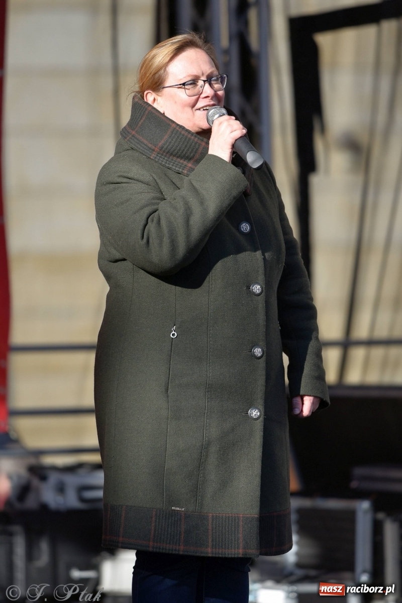 Zdjęcie w galerii na portalu naszraciborz.pl: Muzyczno-taneczne popołudnie na raciborskim Rynku wiadomości z regionu