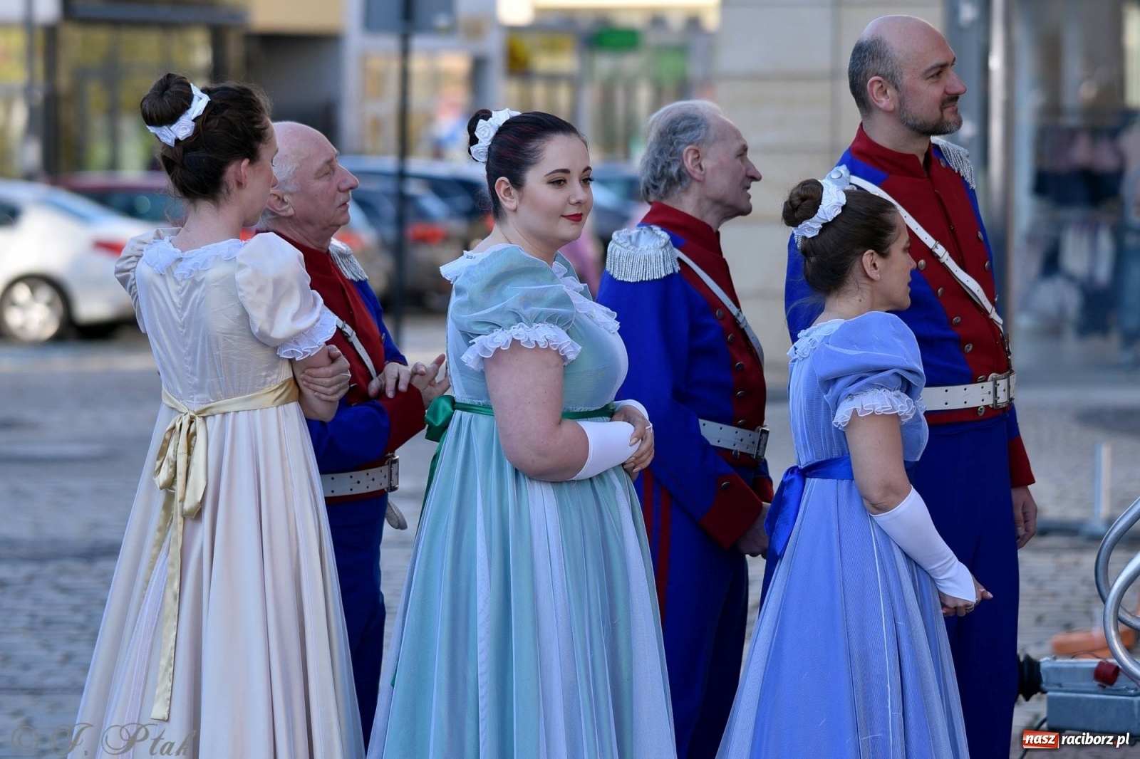 Zdjęcie w galerii na portalu naszraciborz.pl: Muzyczno-taneczne popołudnie na raciborskim Rynku wiadomości z regionu