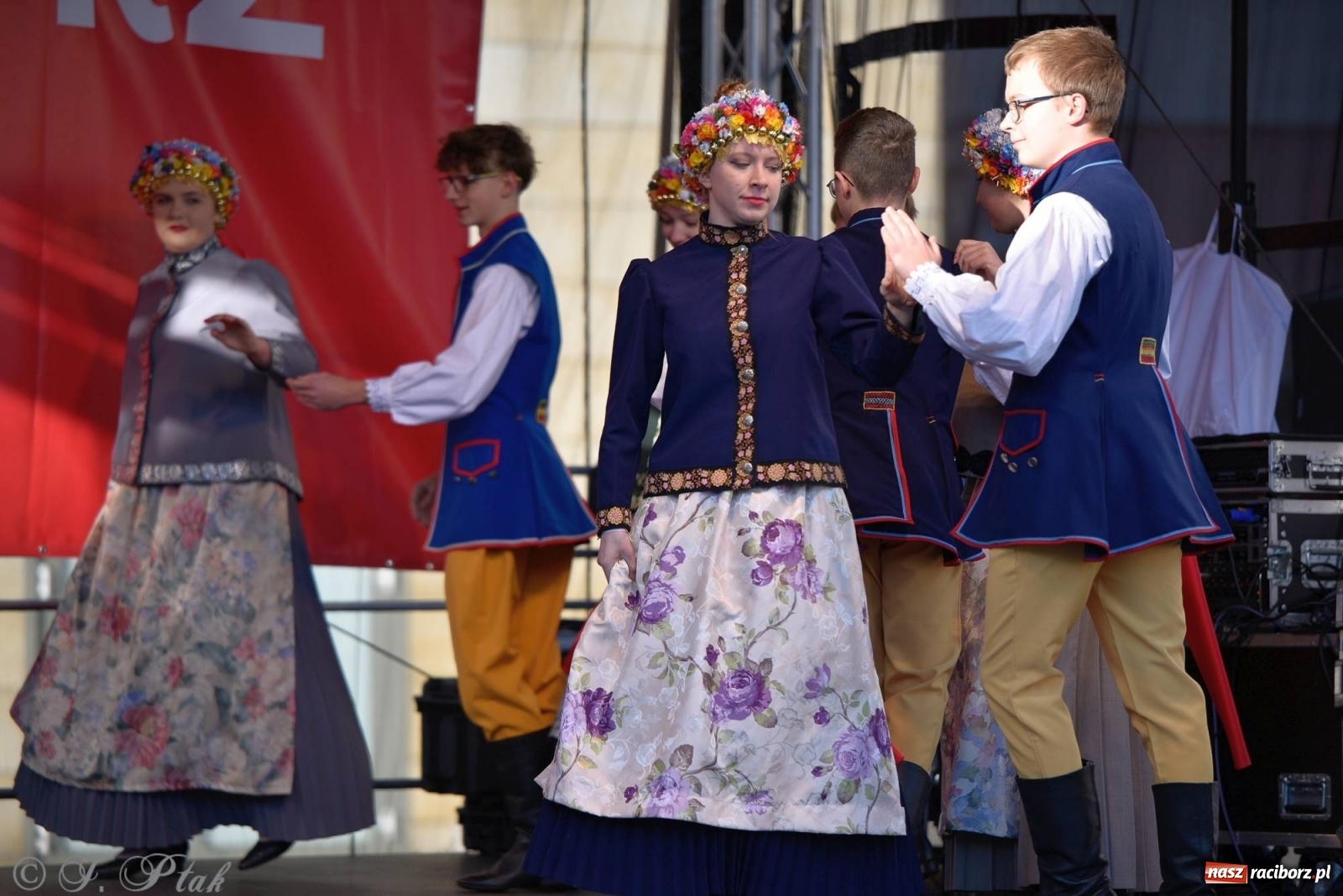 Zdjęcie w galerii na portalu naszraciborz.pl: Muzyczno-taneczne popołudnie na raciborskim Rynku wiadomości z regionu
