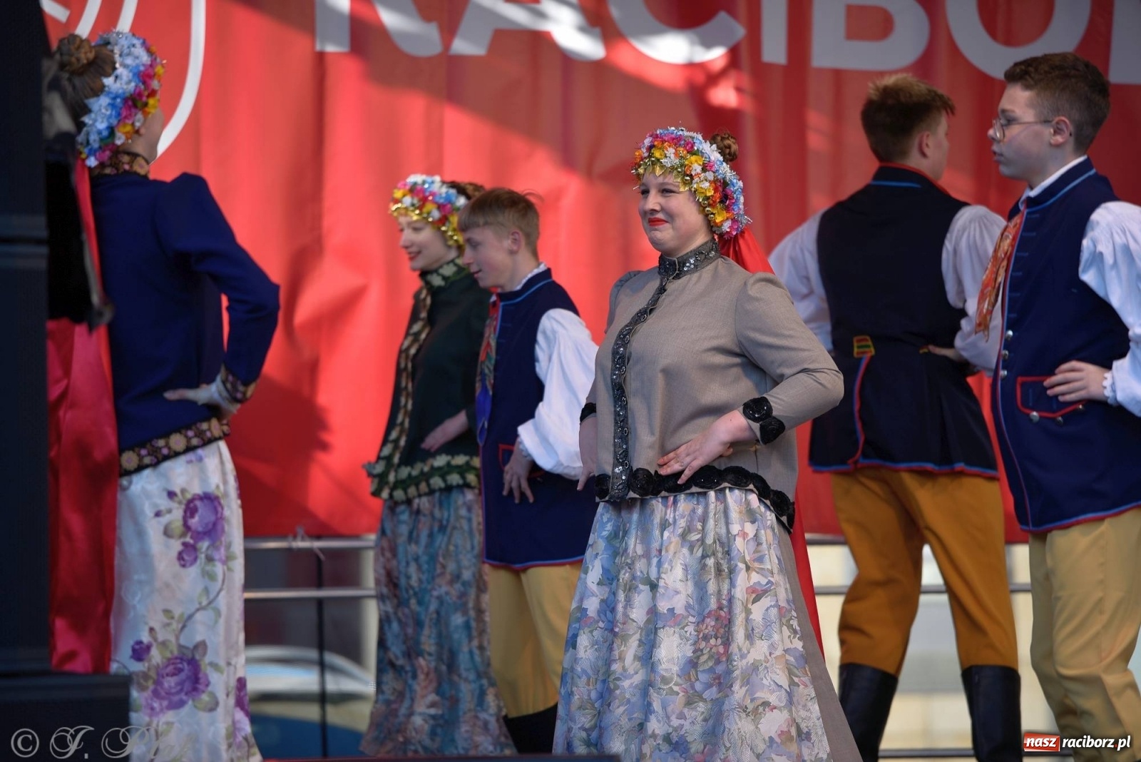 Zdjęcie w galerii na portalu naszraciborz.pl: Muzyczno-taneczne popołudnie na raciborskim Rynku wiadomości z regionu