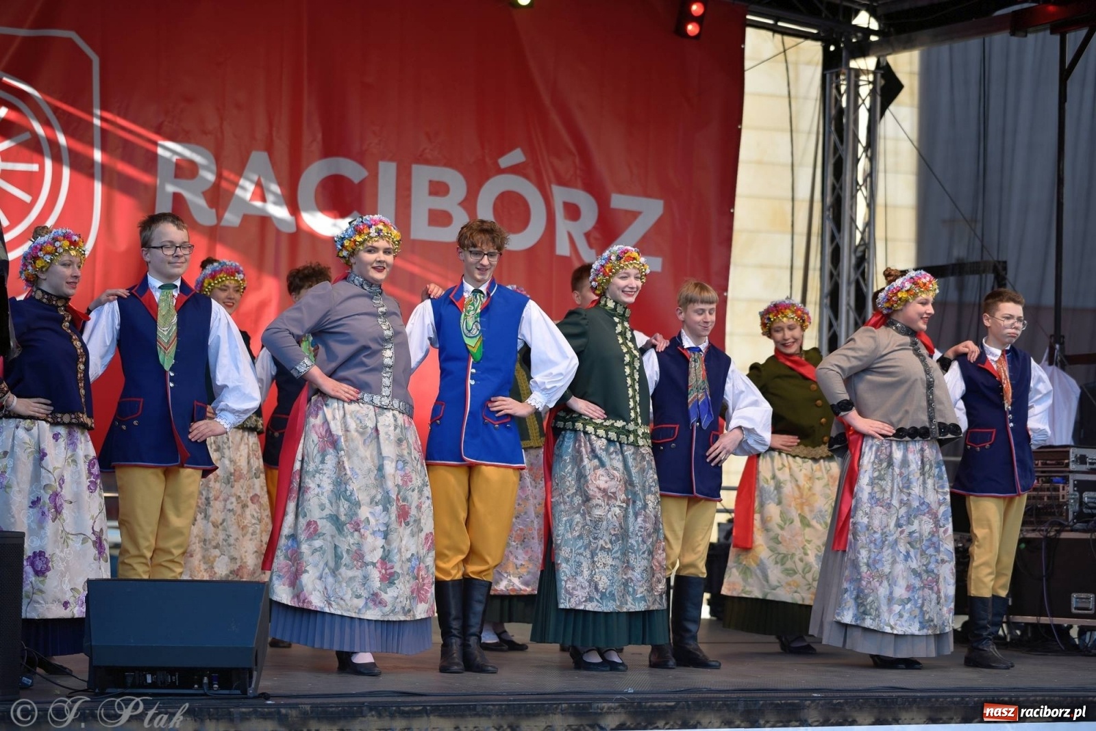 Zdjęcie w galerii na portalu naszraciborz.pl: Muzyczno-taneczne popołudnie na raciborskim Rynku wiadomości z regionu